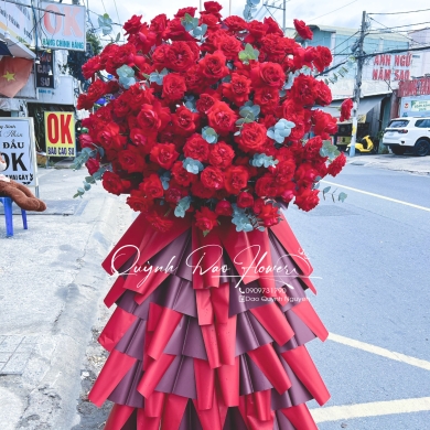 Kệ hoa, giỏ hoa khai trương, sinh nhật để  Bàn