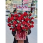 Giỏ hoa đỏ tươi 