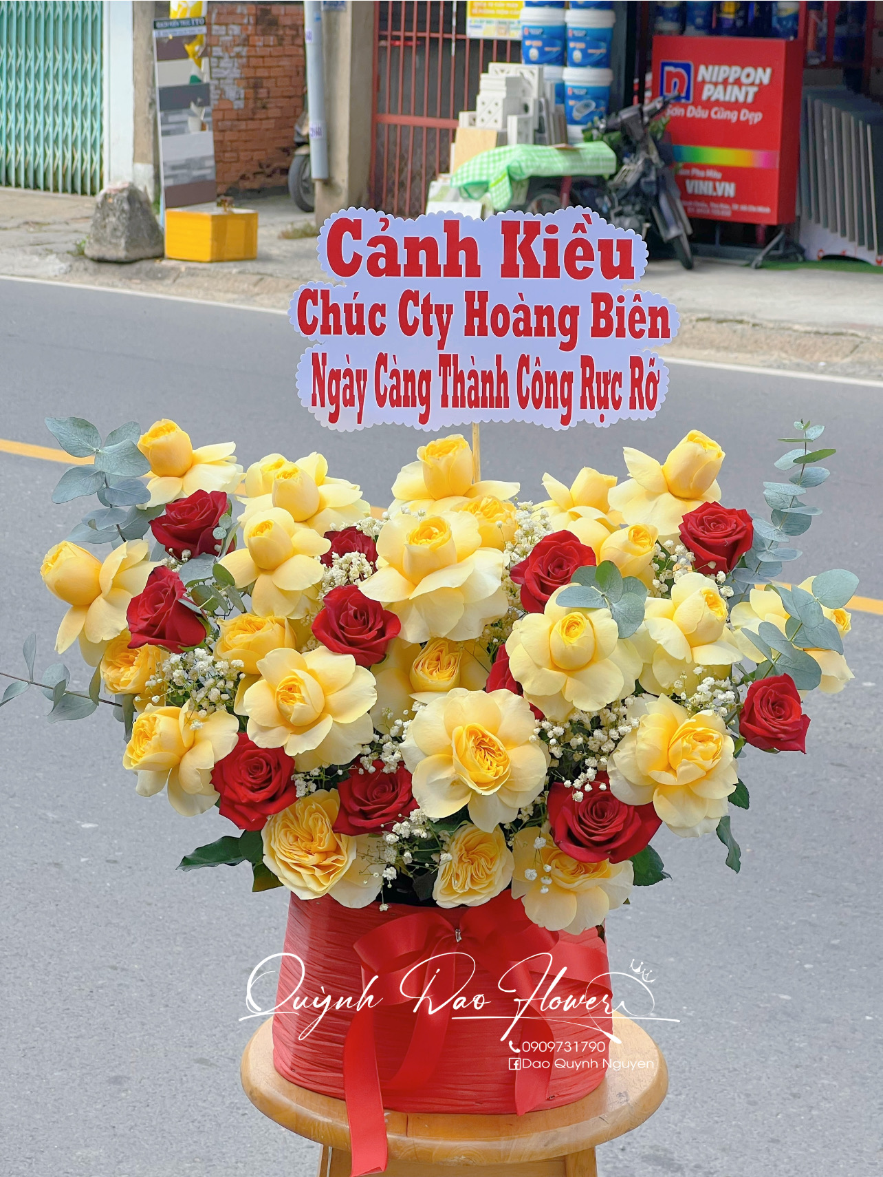 Hoa khai trương tiệm nail