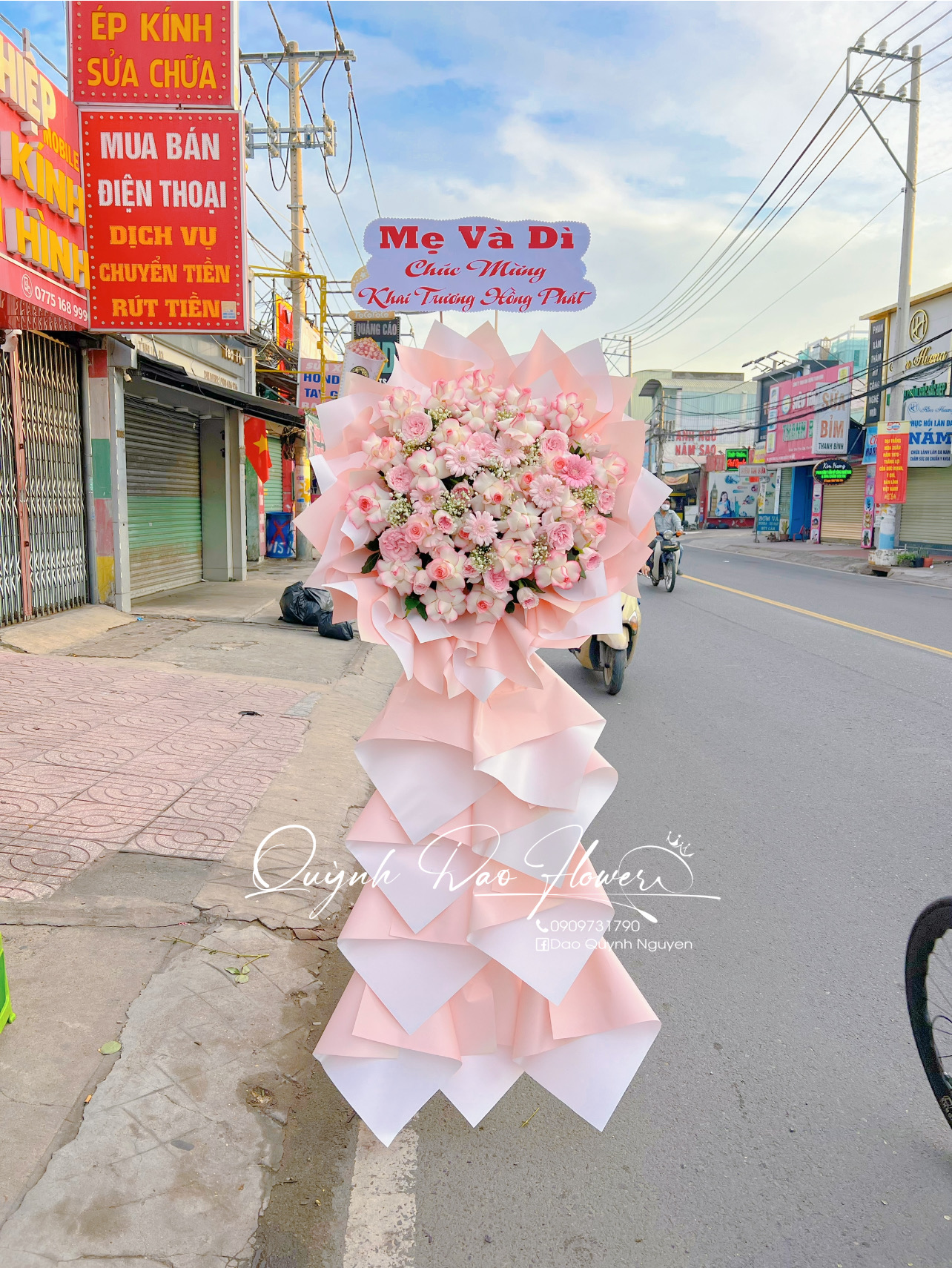 Kệ khai trương màu Hồng 