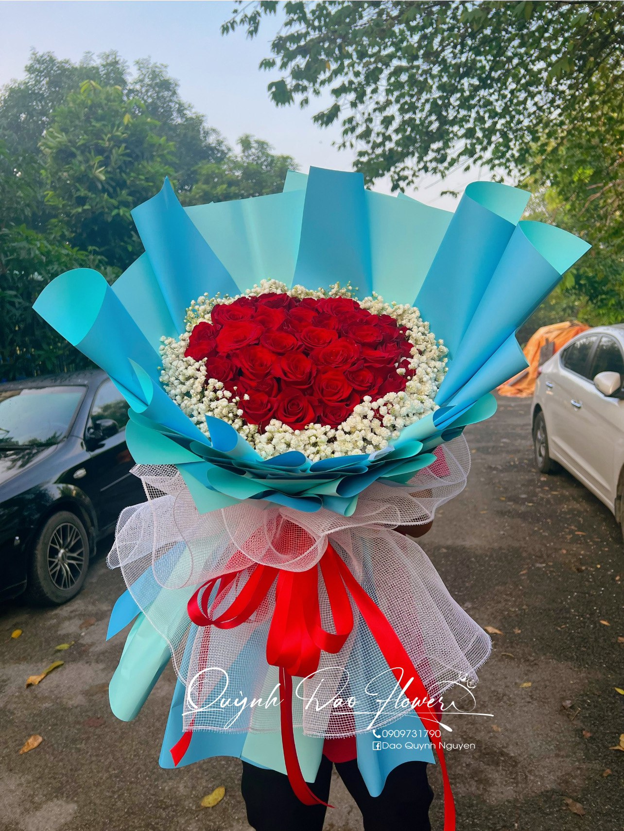Bó hoa Hồng đỏ mix baby