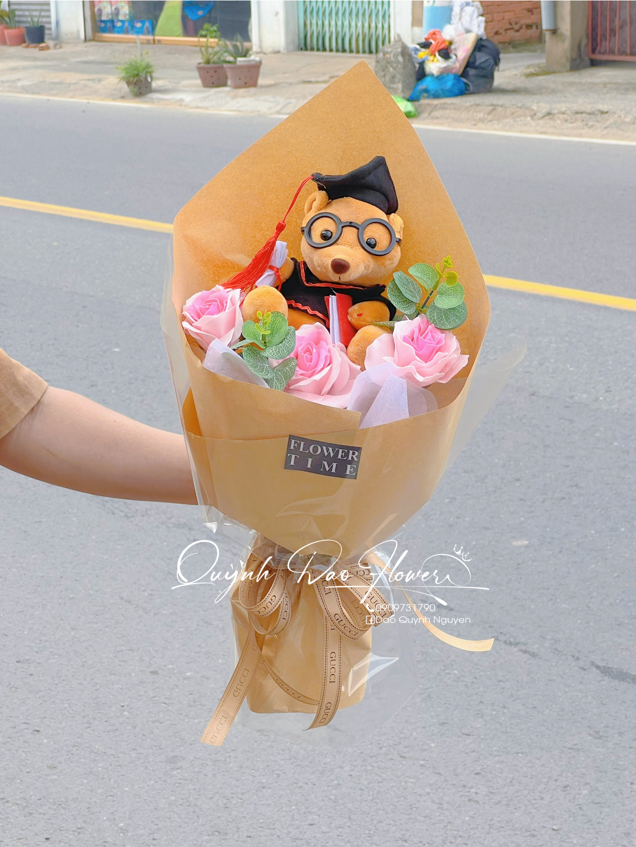 Hoa tri ân, gấu tốt nghiệp 