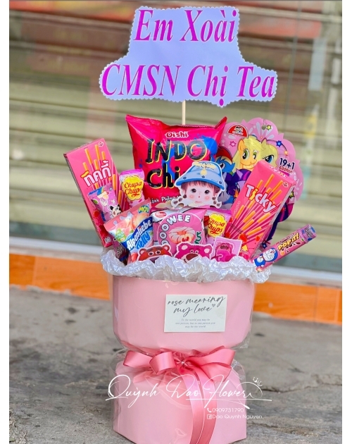 Bó hoa bánh kẹo cho bé gái 