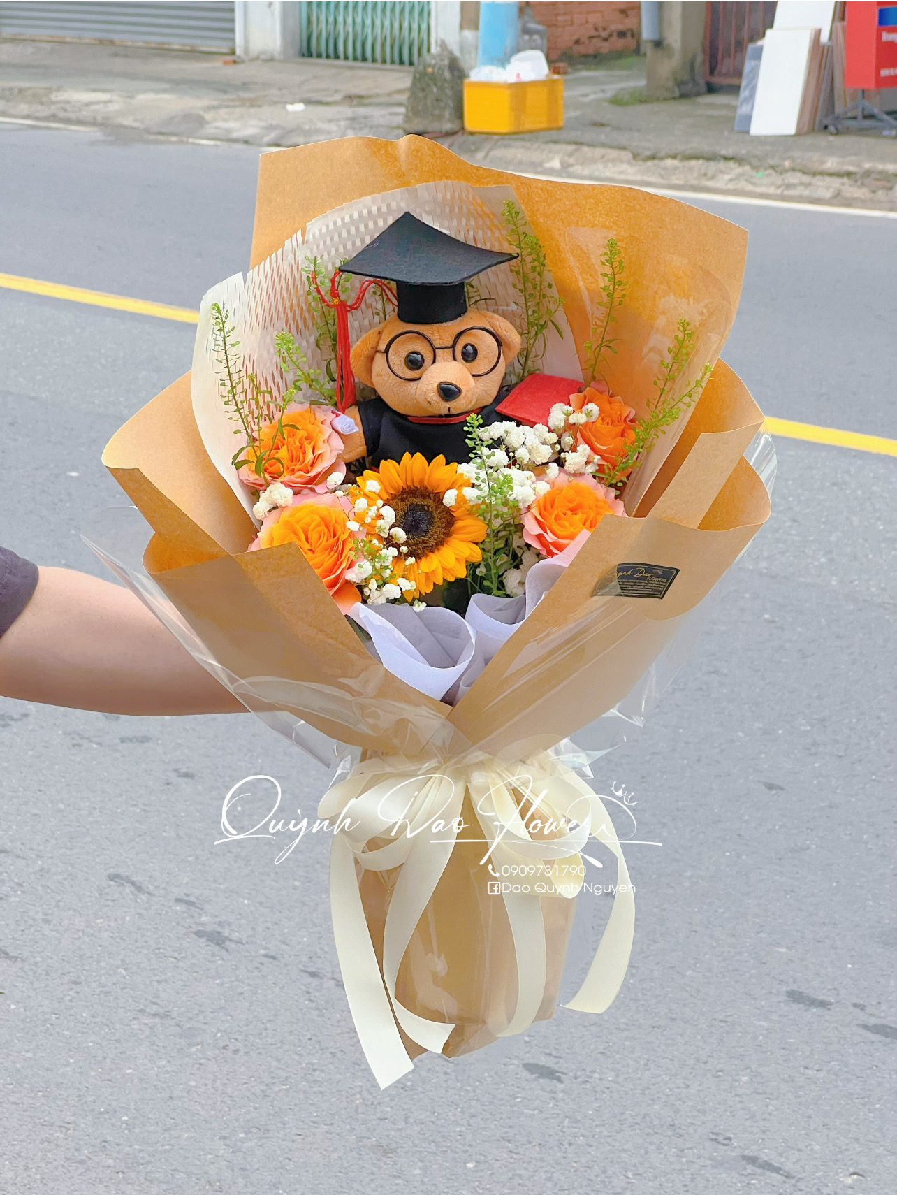 Hoa tốt nghiệp Bình Nhâm
