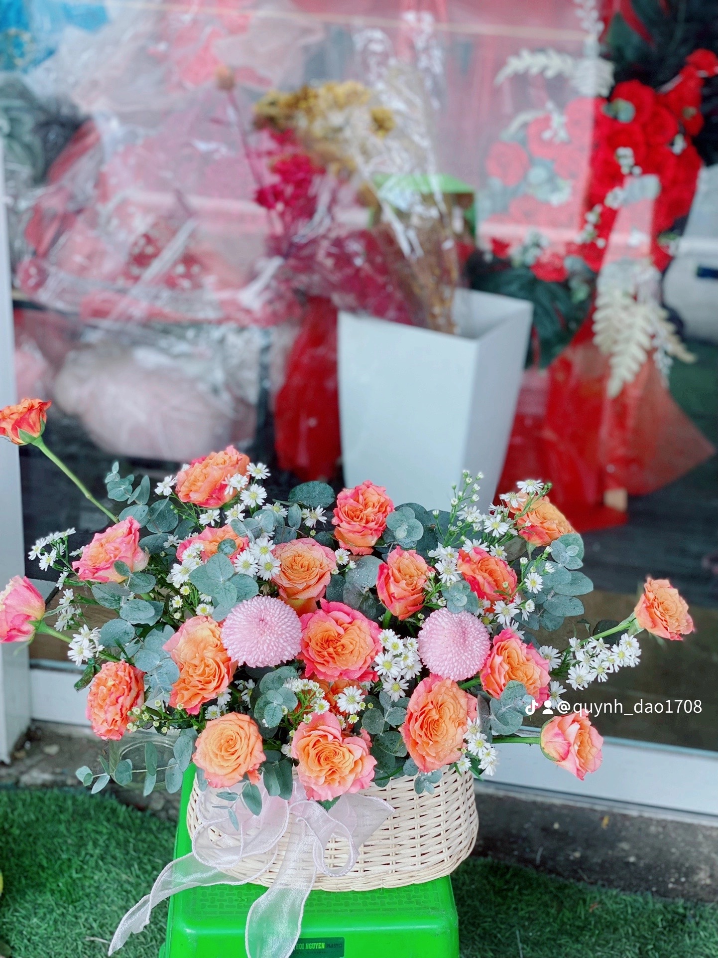 Giỏ hoa Hồng tone cam