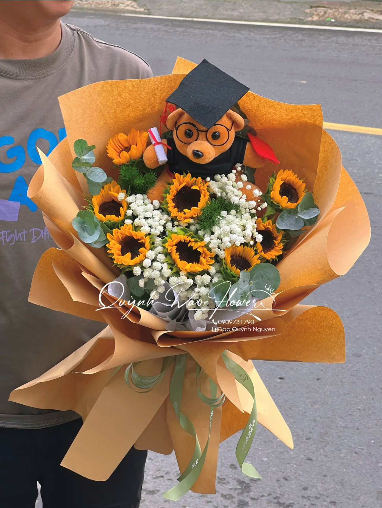 Hoa gấu tốt nghiệp Sài Gòn 