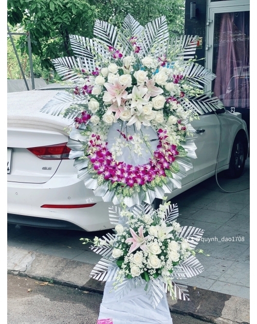 Kệ viếng lan tím