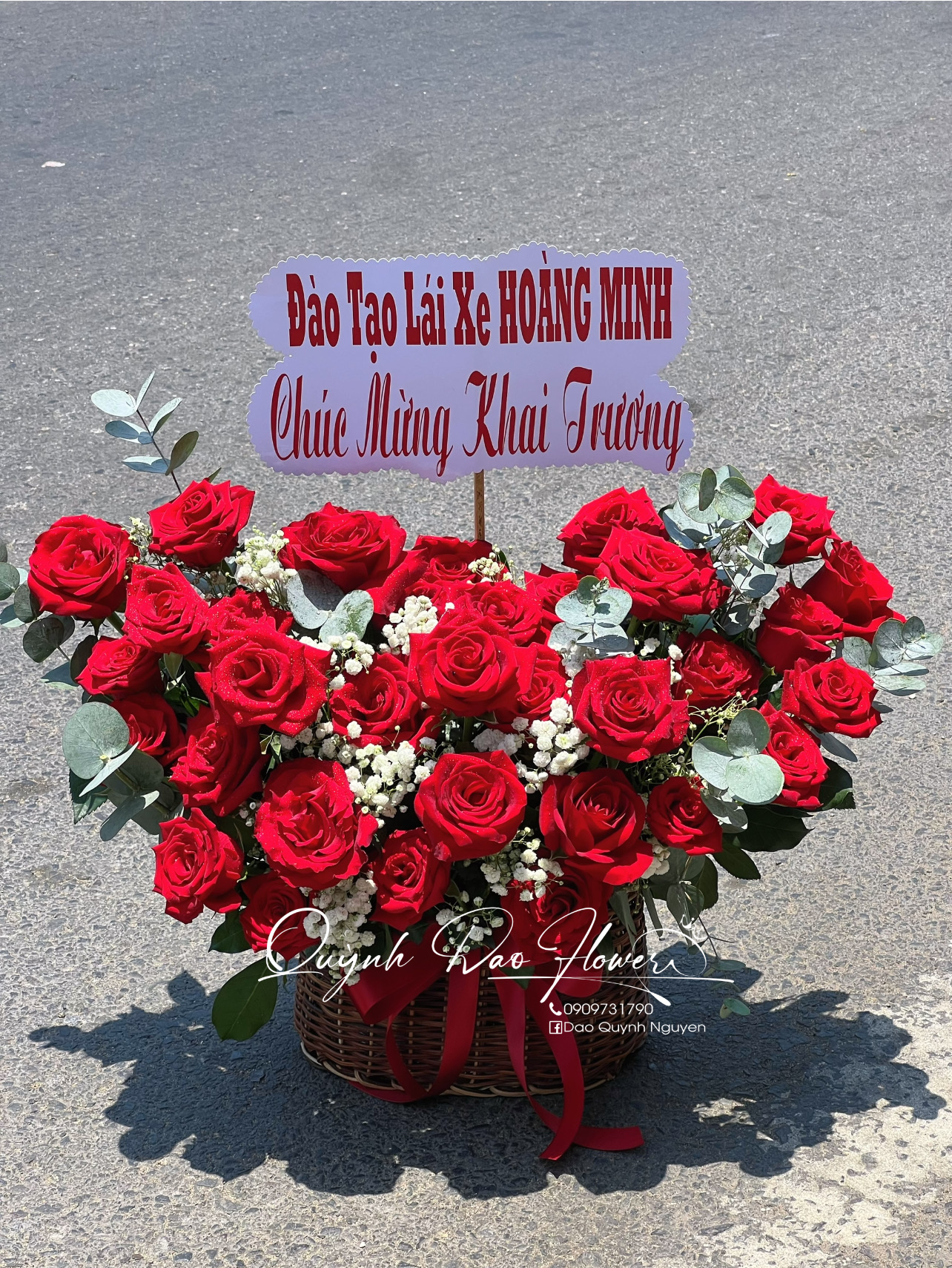 Giỏ hoa đỏ xinh thủ Đức 