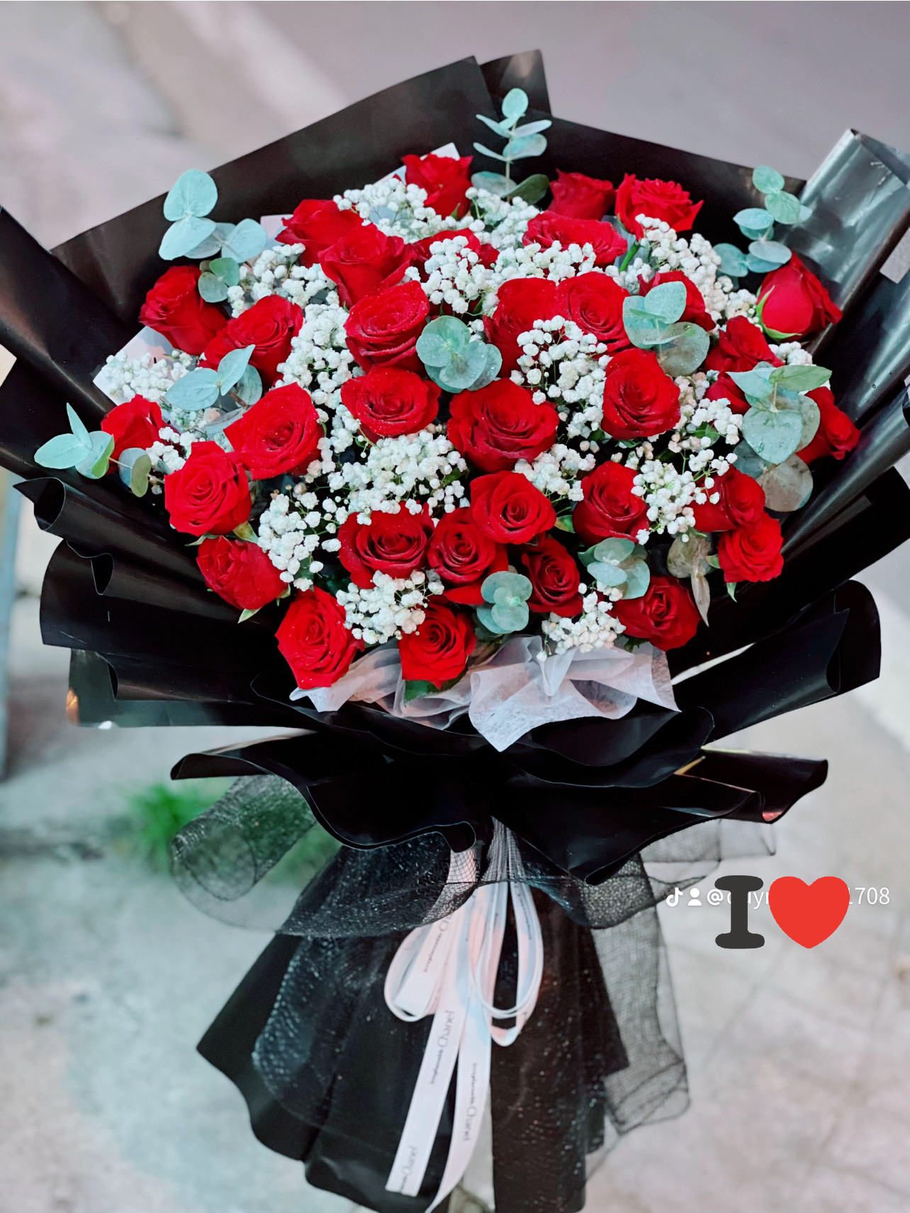 Bó hoa Hồng đỏ to cầu hôn 