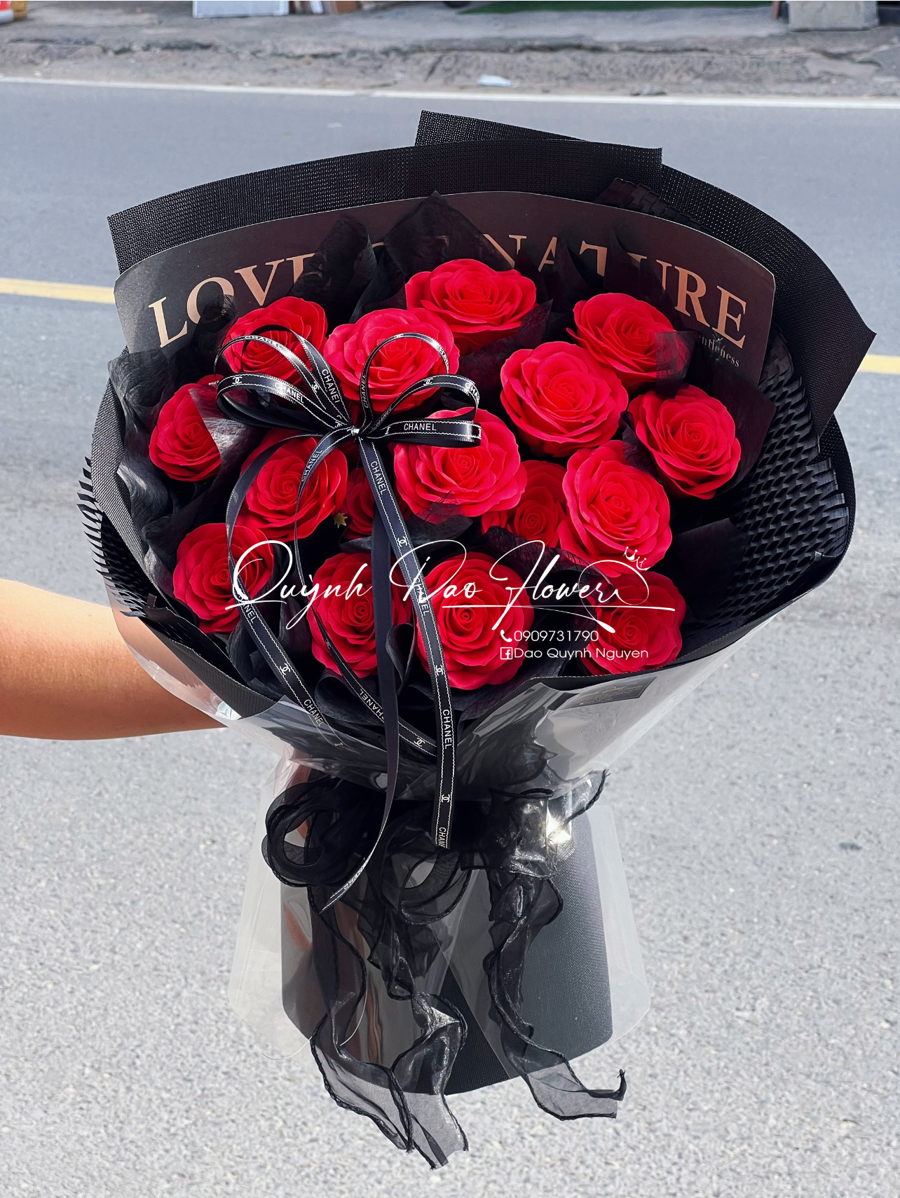 Bó hoa sáp đỏ cao cấp  thủ Đức 