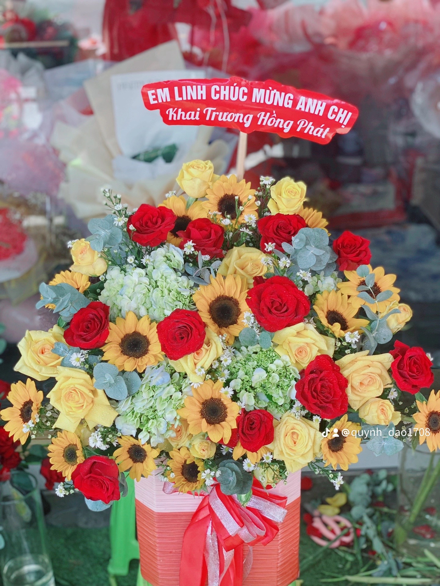 Giỏ hoa khai trương hướng dương 