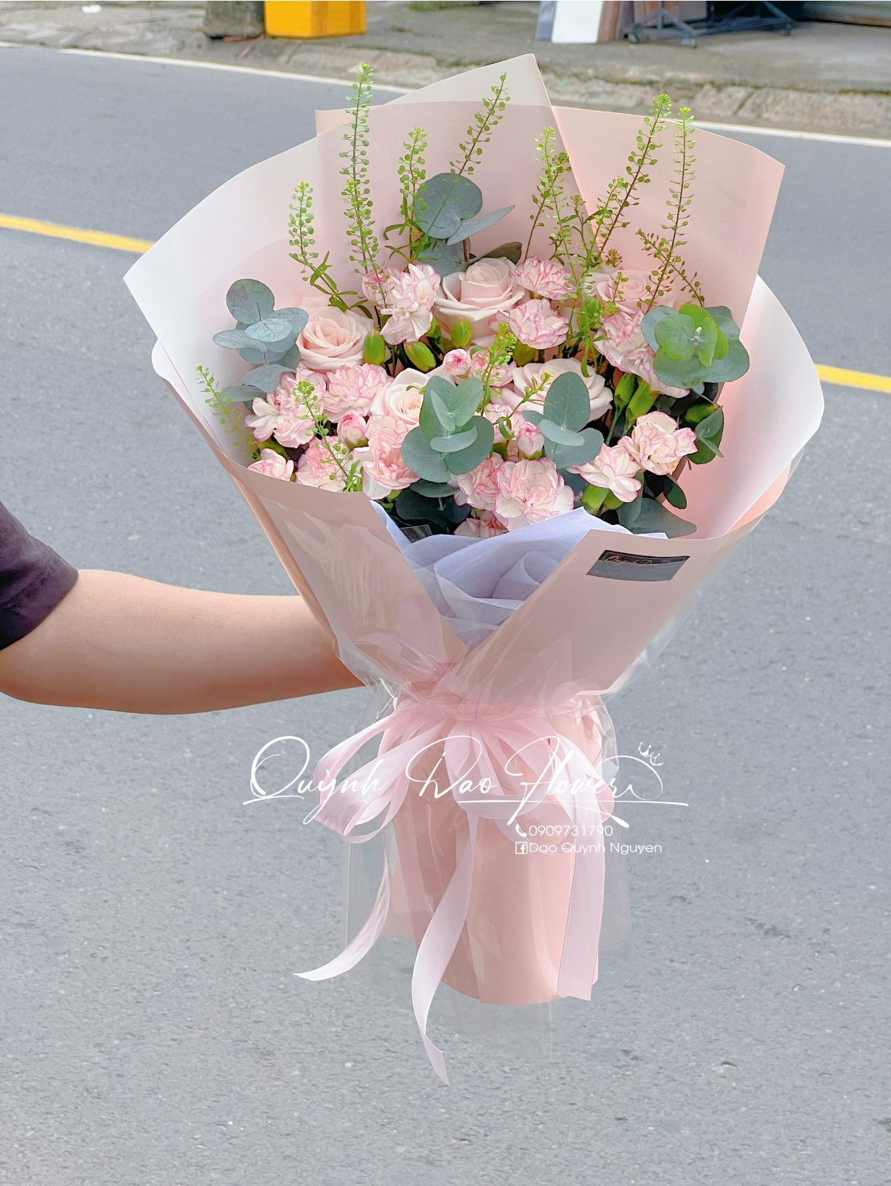 Hoa tốt nghiệp quận 9