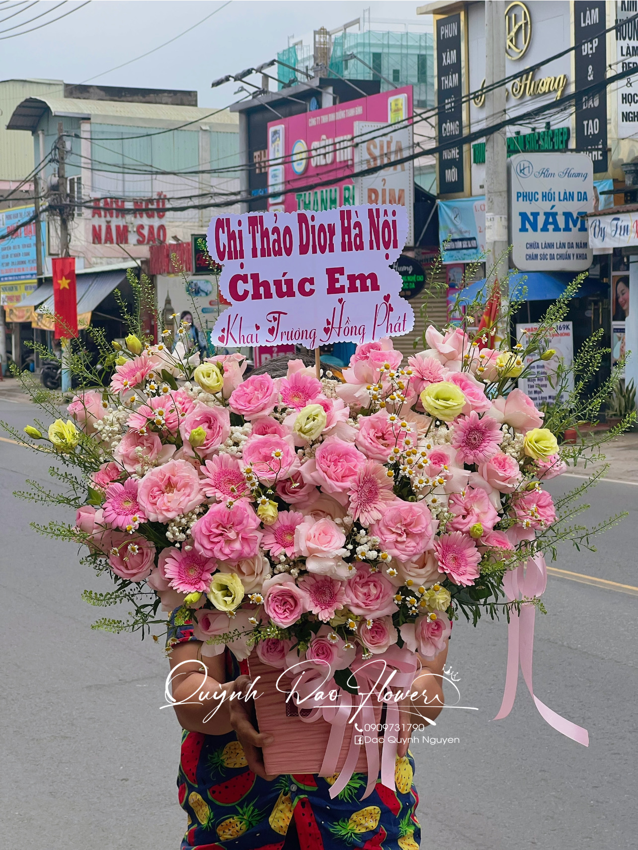 Giỏ hoa hồng khổng lồ