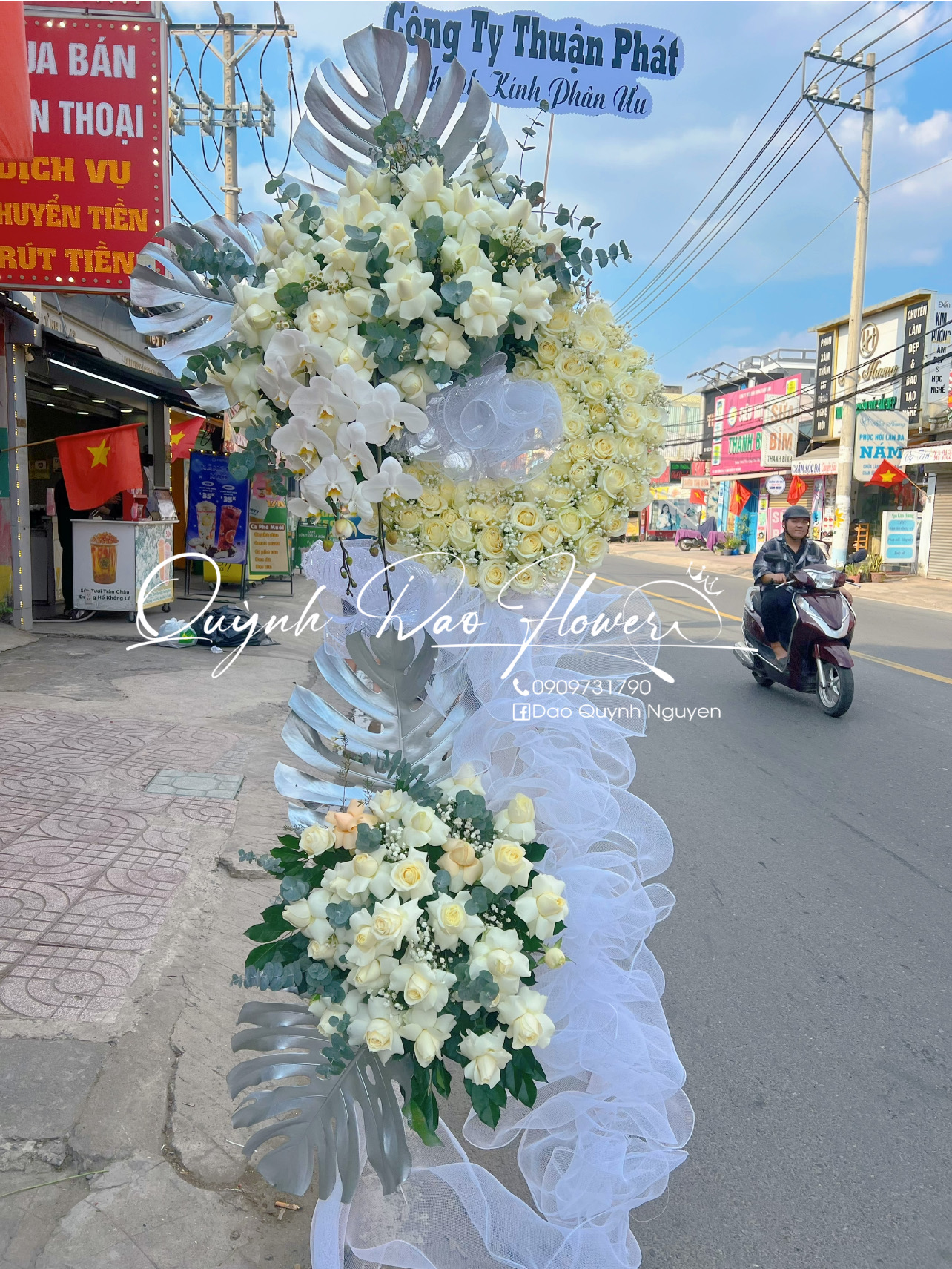 Kệ viếng hiện đại cao to