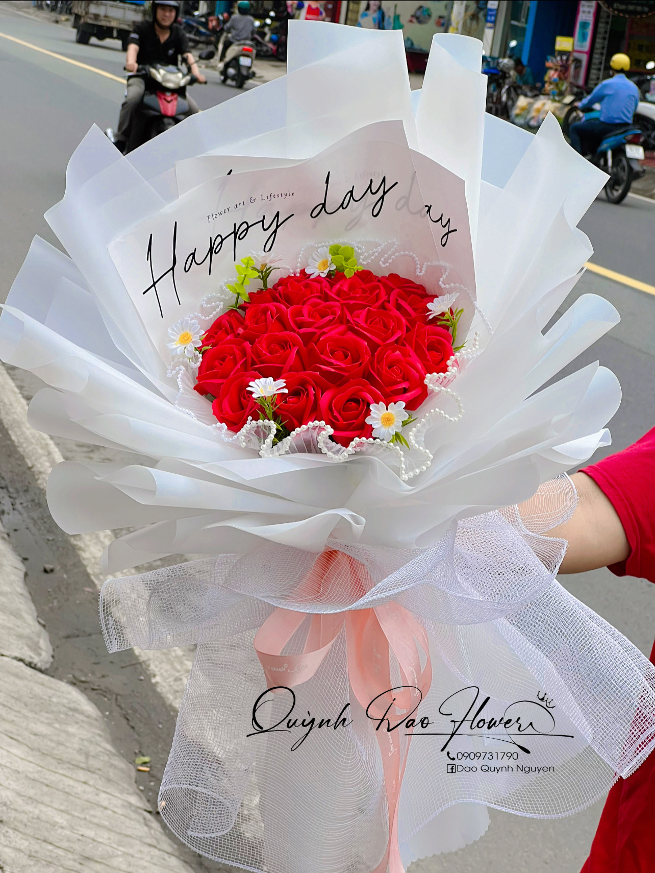 Bó hoa tốt nghiệp hoa sáp đỏ 