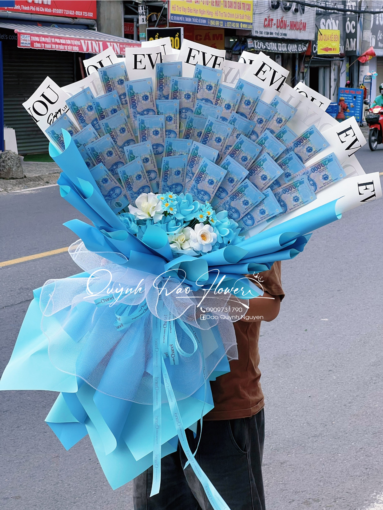 Bó hoa tiền xanh dương quận 12