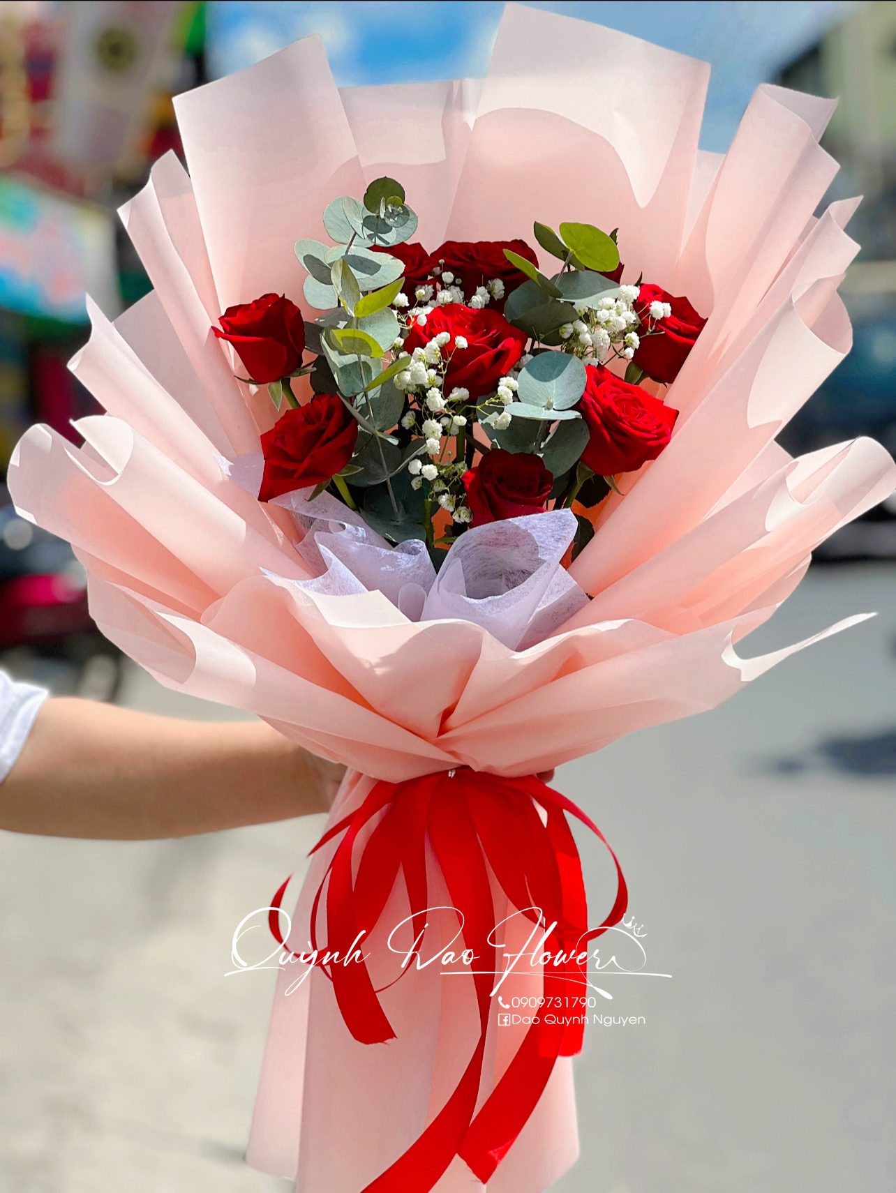 Bó hoa Hồng đỏ nhỏ xinh