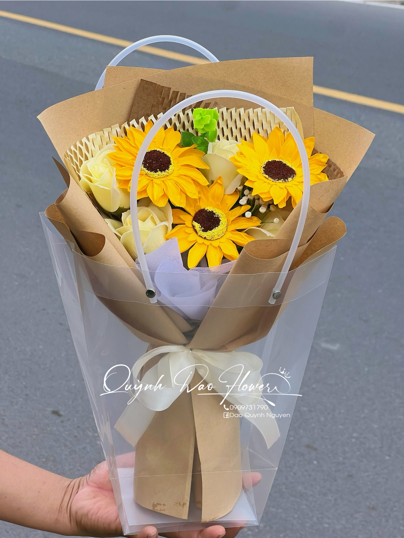 Bó hoa tốt nghiệp kèm túi 
