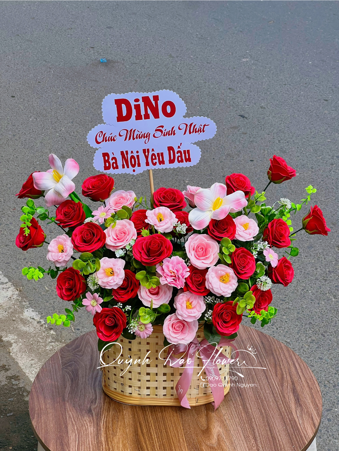 Giỏ hoa sáp tặng sinh nhật  bà Nội 