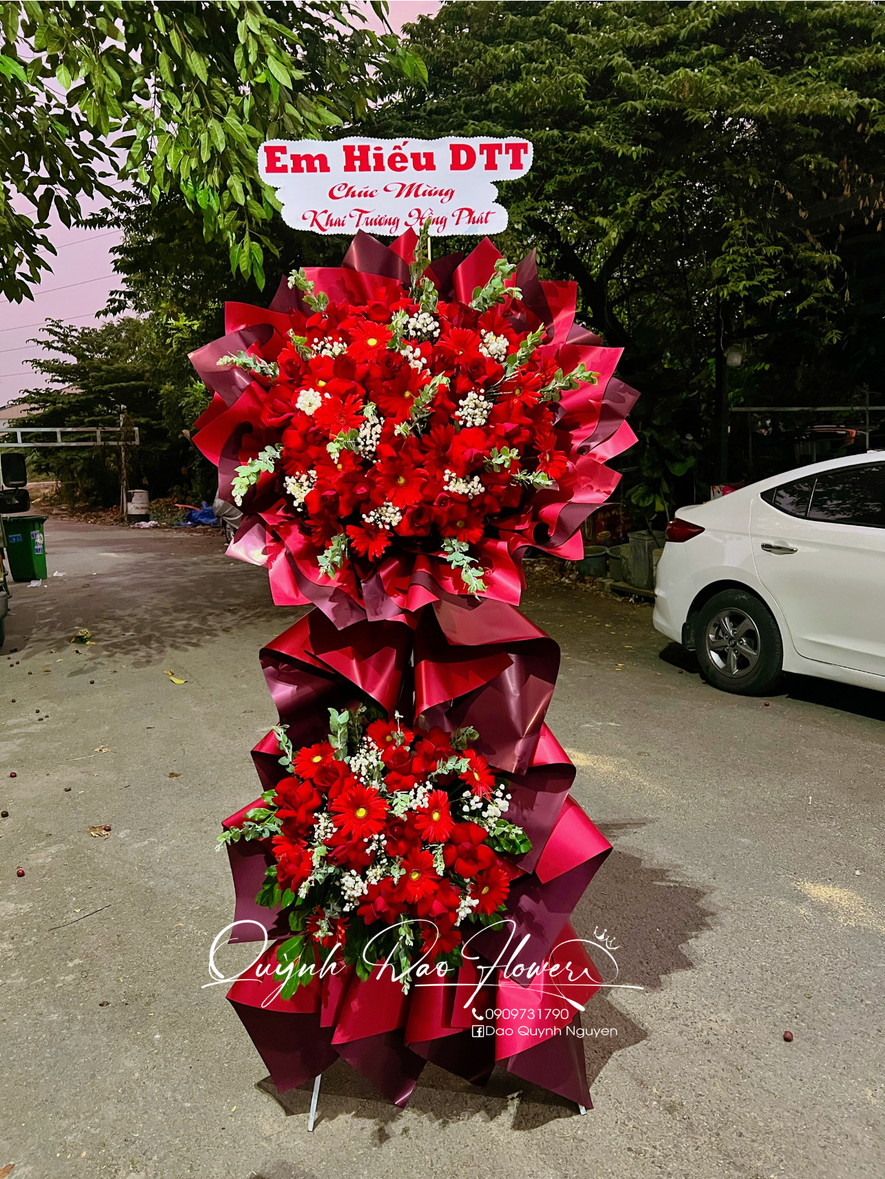 Kệ hoa chúc mừng tại Tân Bình 