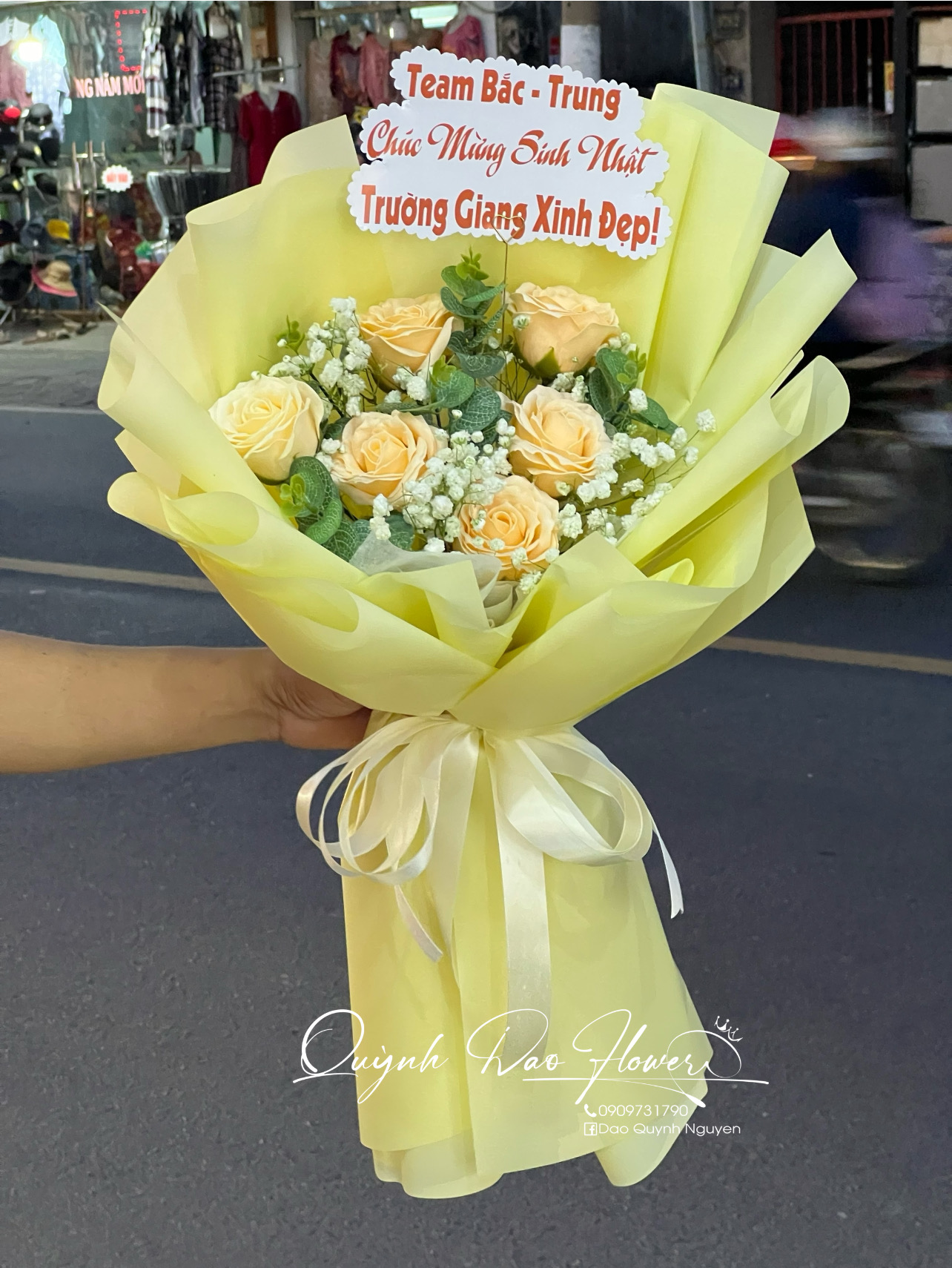 Bó hoa sáp màu vàng 