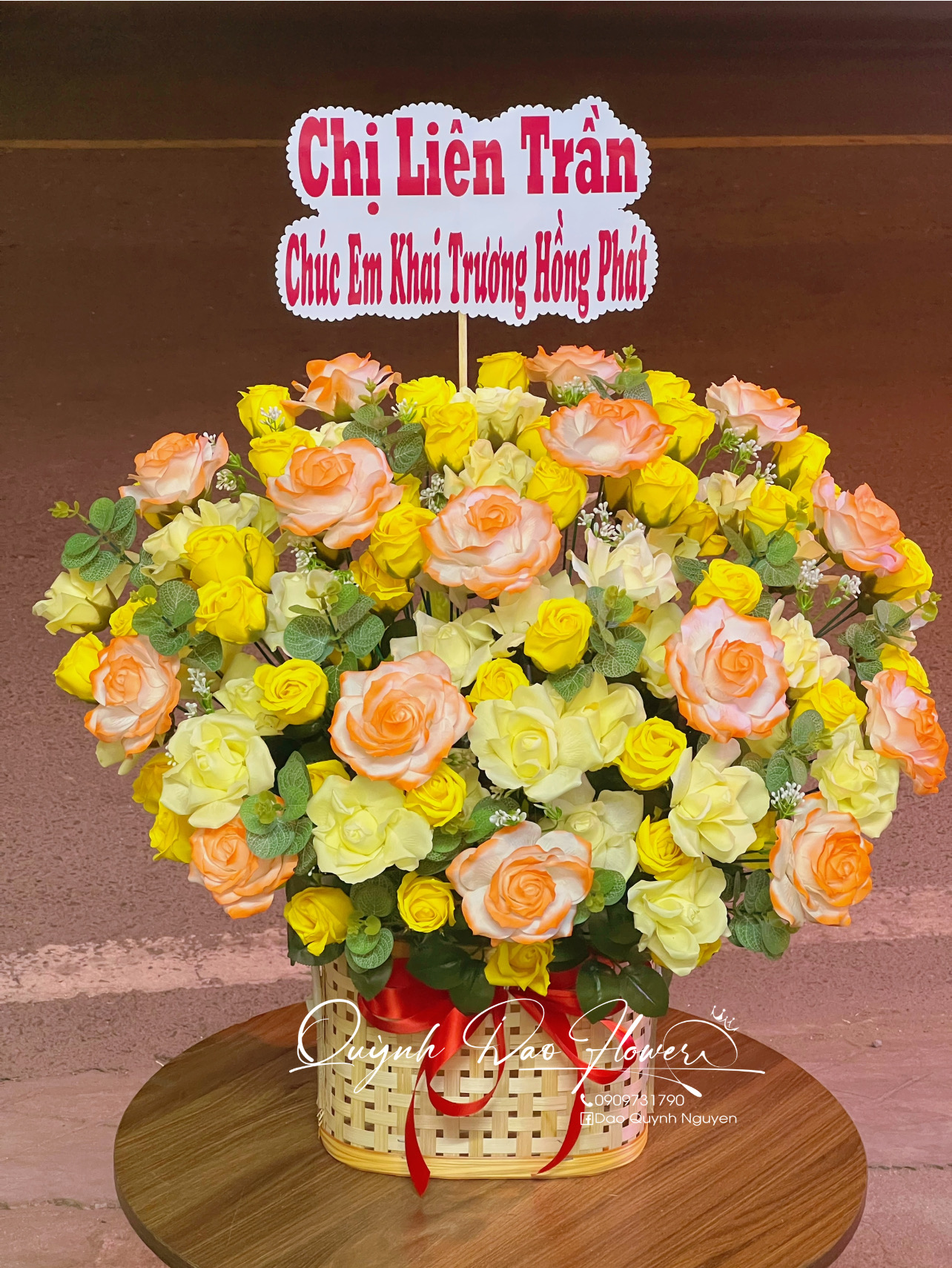 Giỏ hoa sáp màu vàng tặng khai trương 
