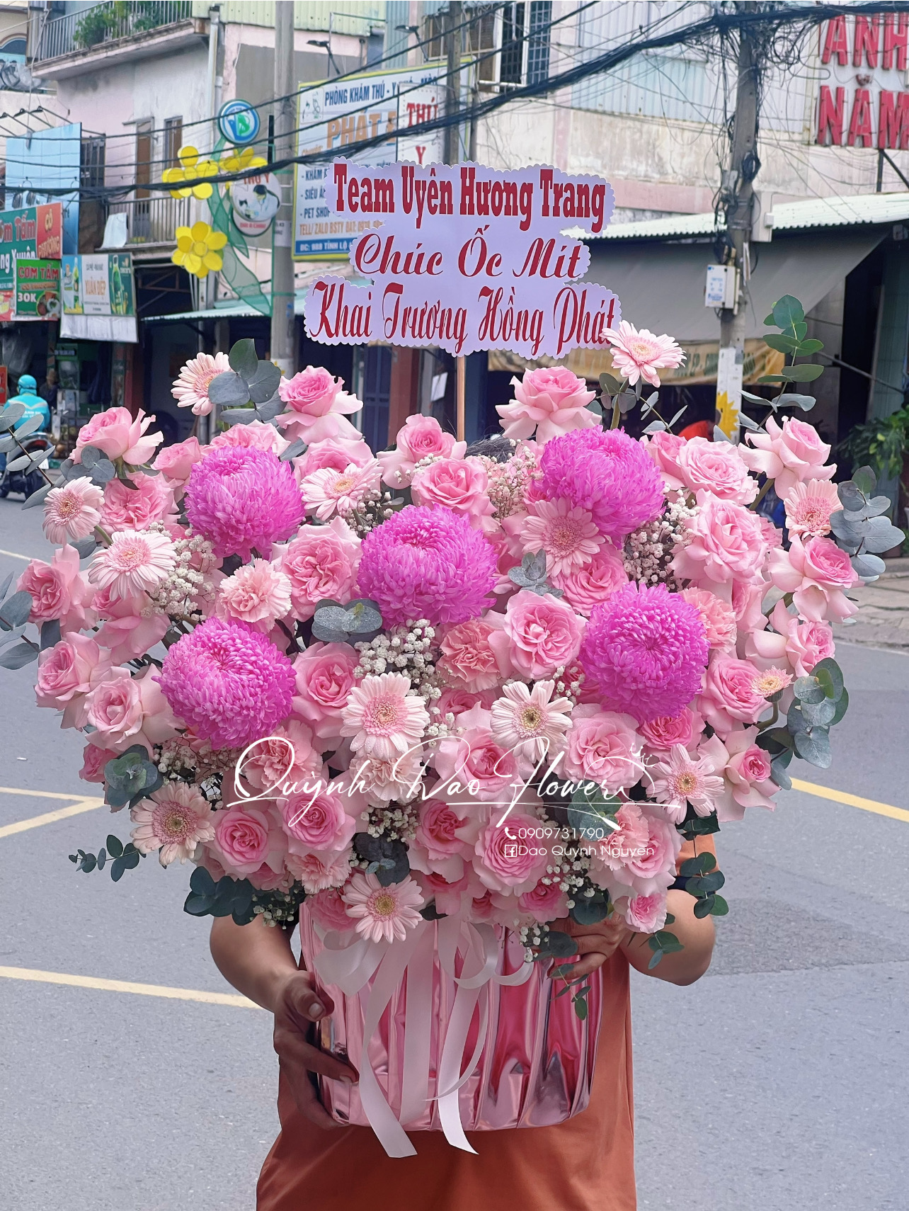 Giỏ hoa hồng khổng lồ to đẹp quận 12