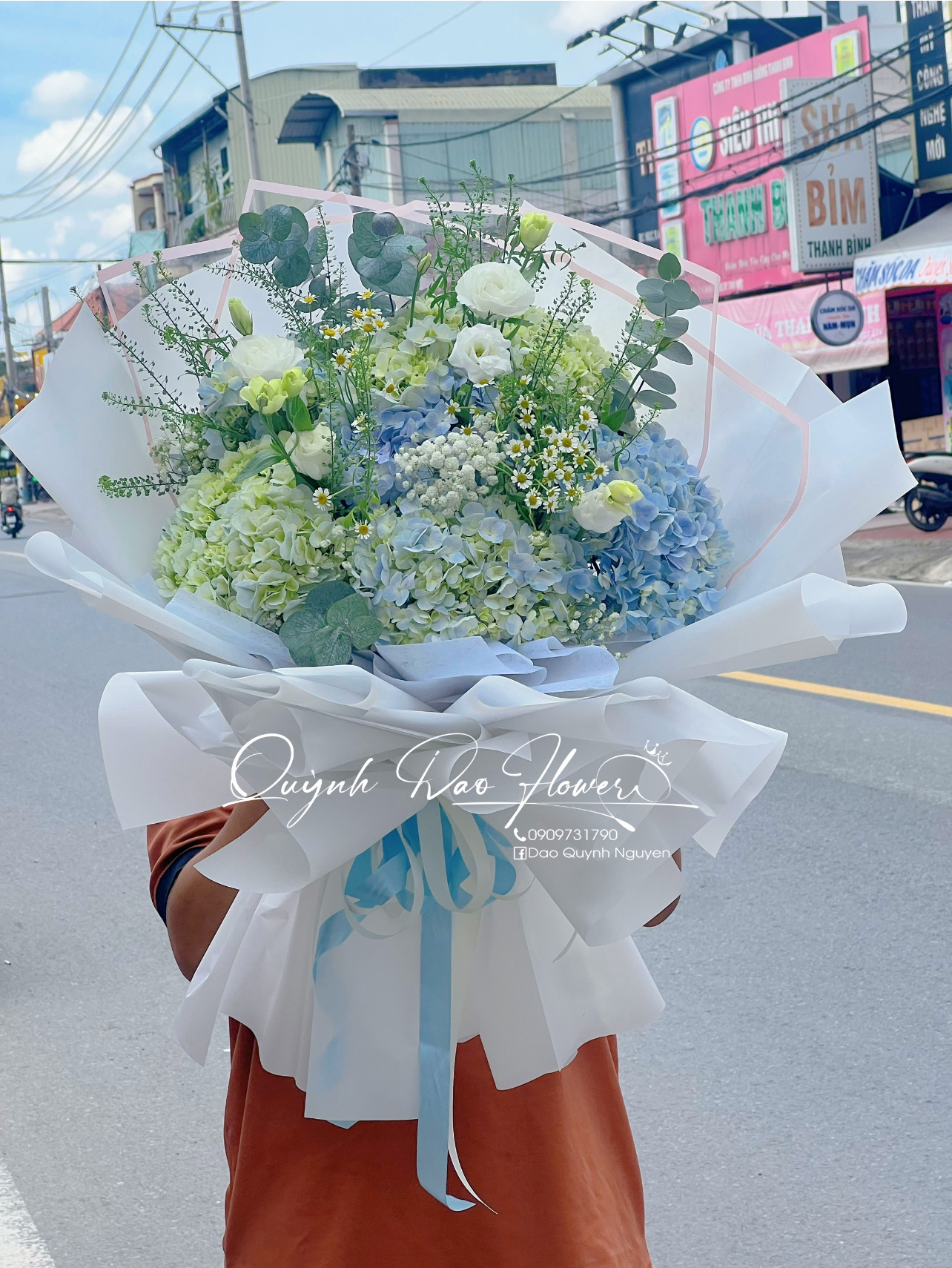 Bó hoa Cẩm Tú cầu khổng lồ 