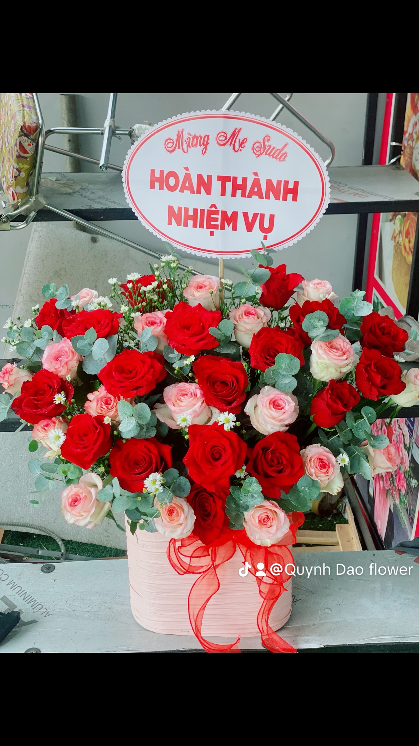Giỏ hoa tặng vợ
