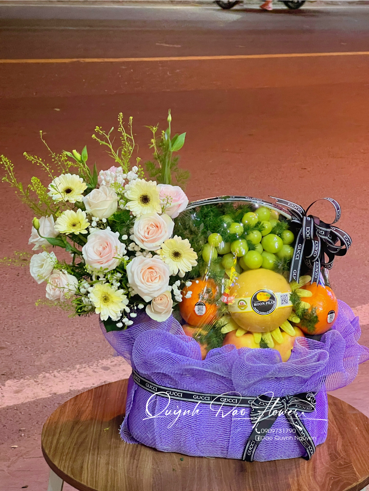 Giỏ trái cây đi đám dỗ