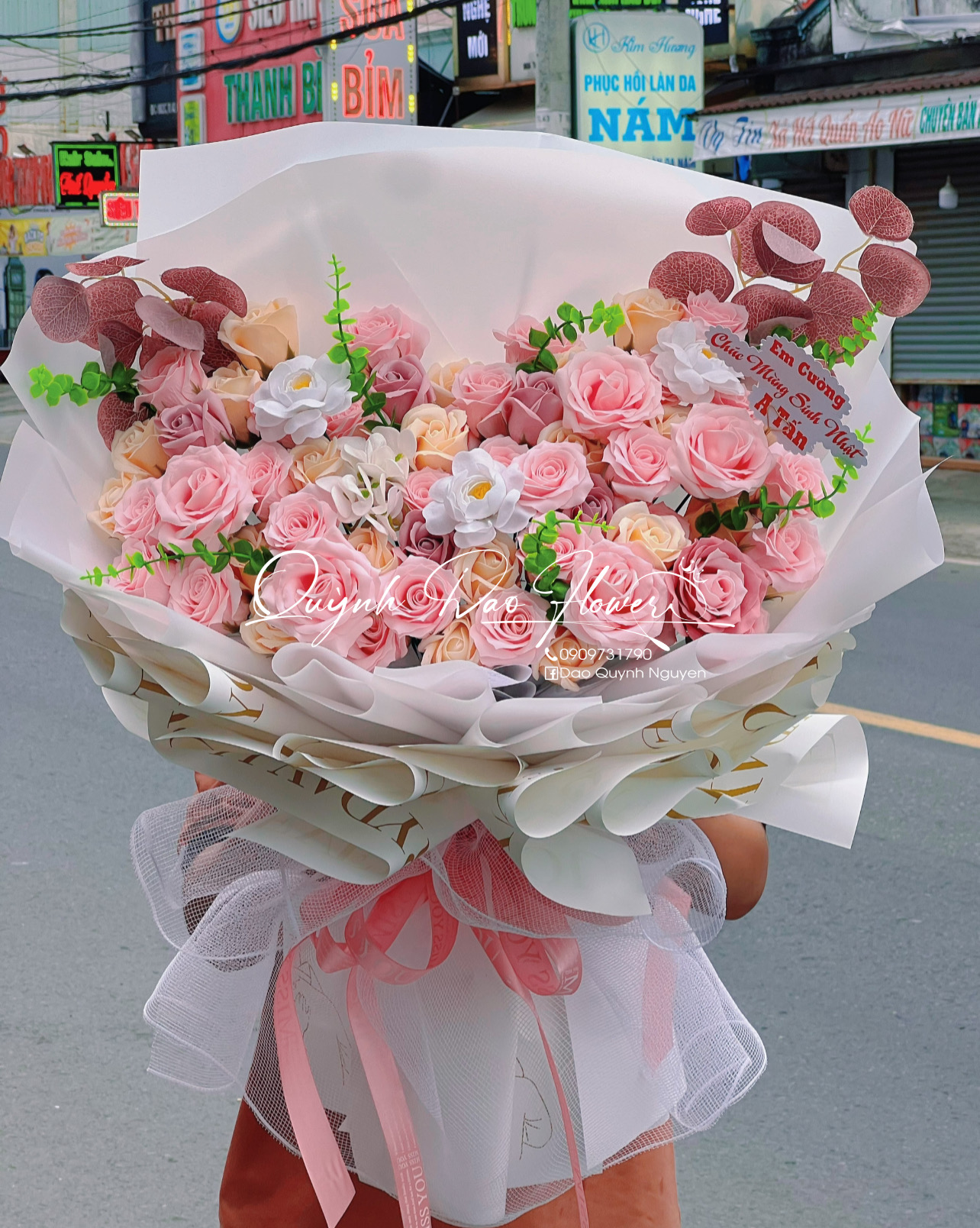 Bó hoa sáp cao cấp 70 bông