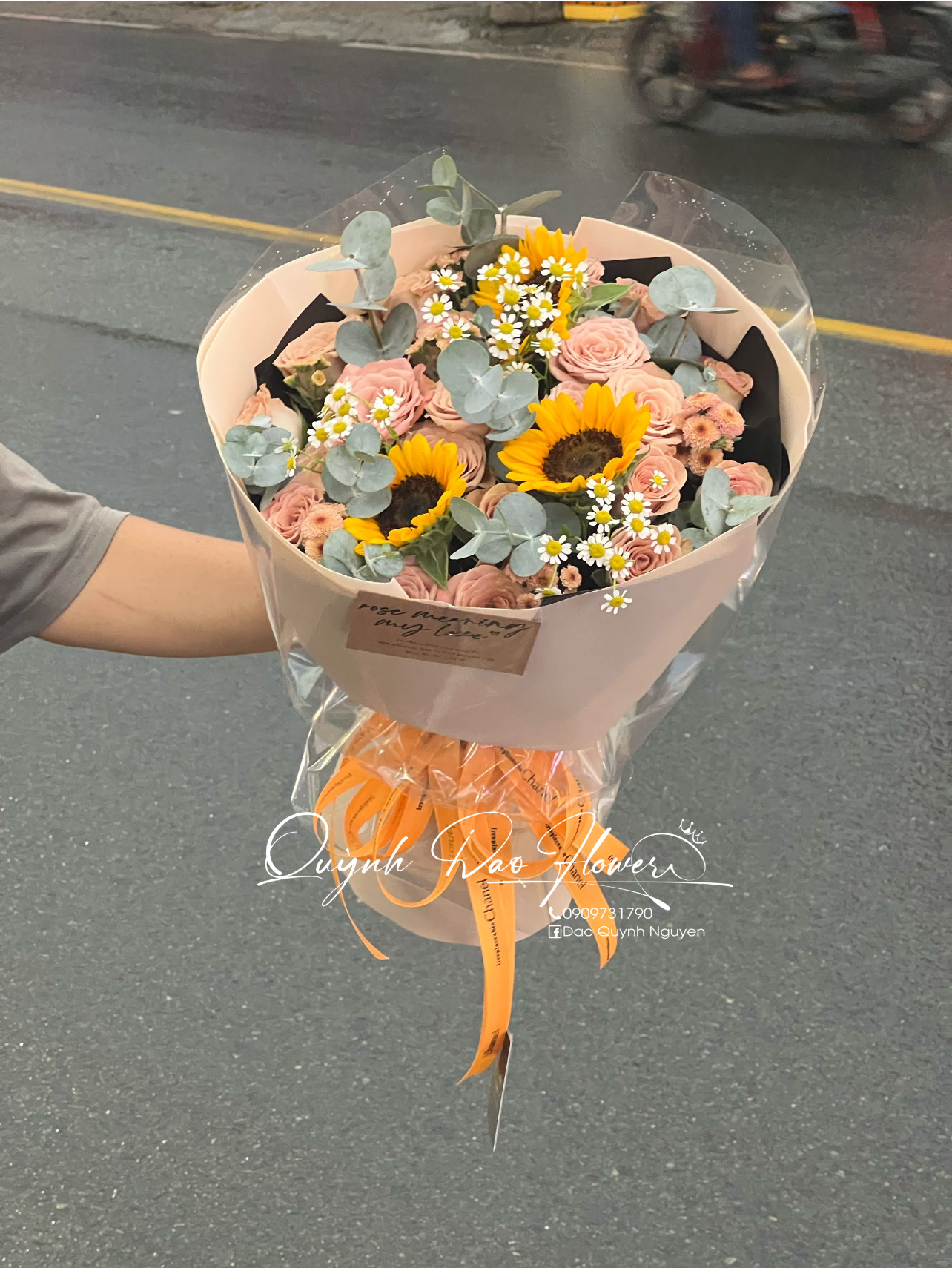 Bó hoa capuchino tại bình Thạnh 
