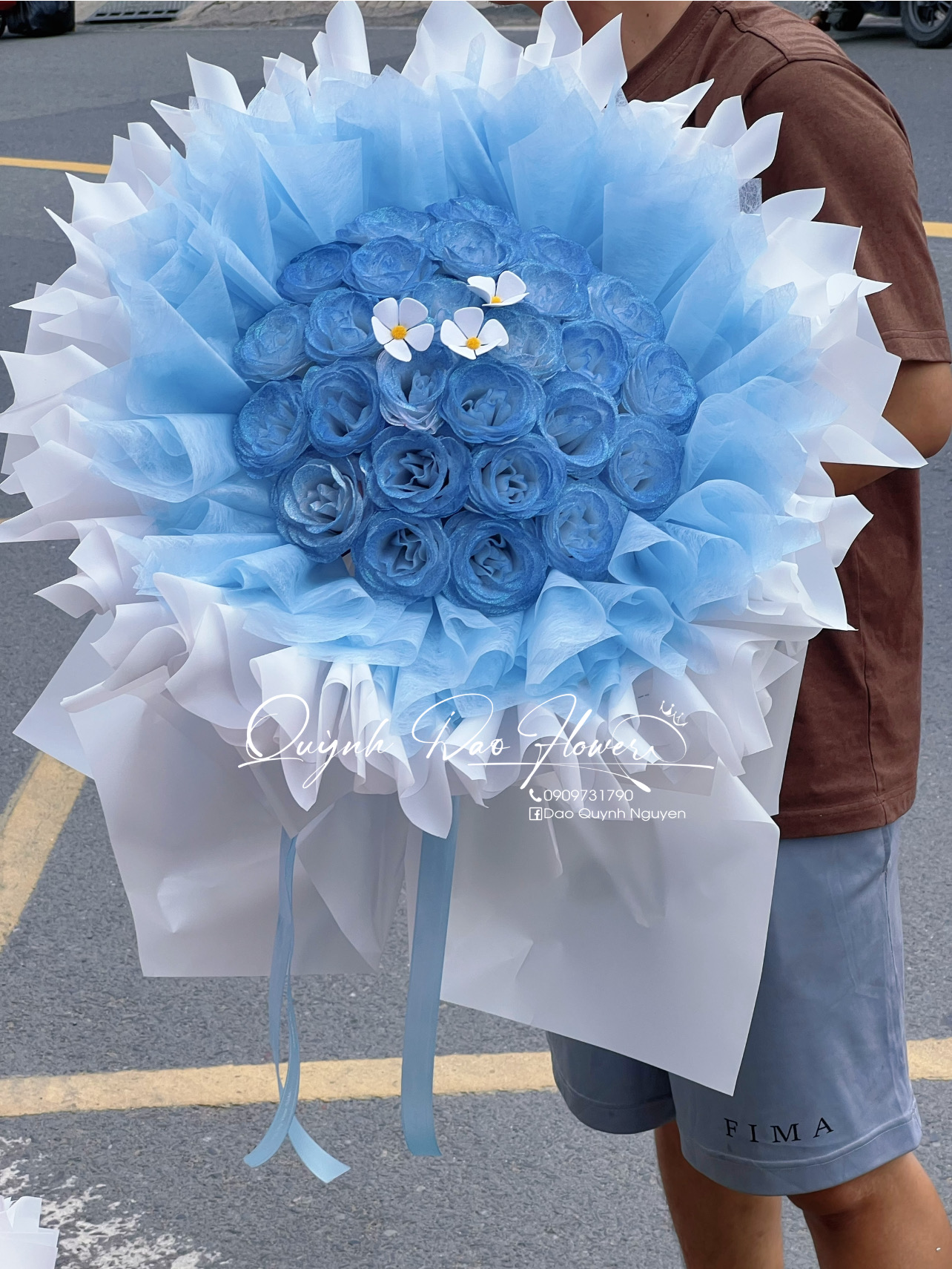 Bó hoa kín tuyến xanh loang 20/10