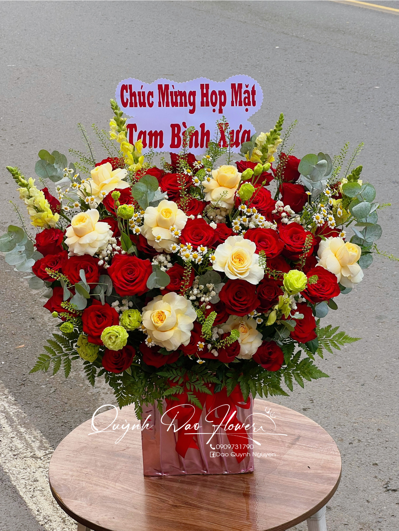 Giỏ hoa chúc mừng, kỉ niệm hợp mặt 