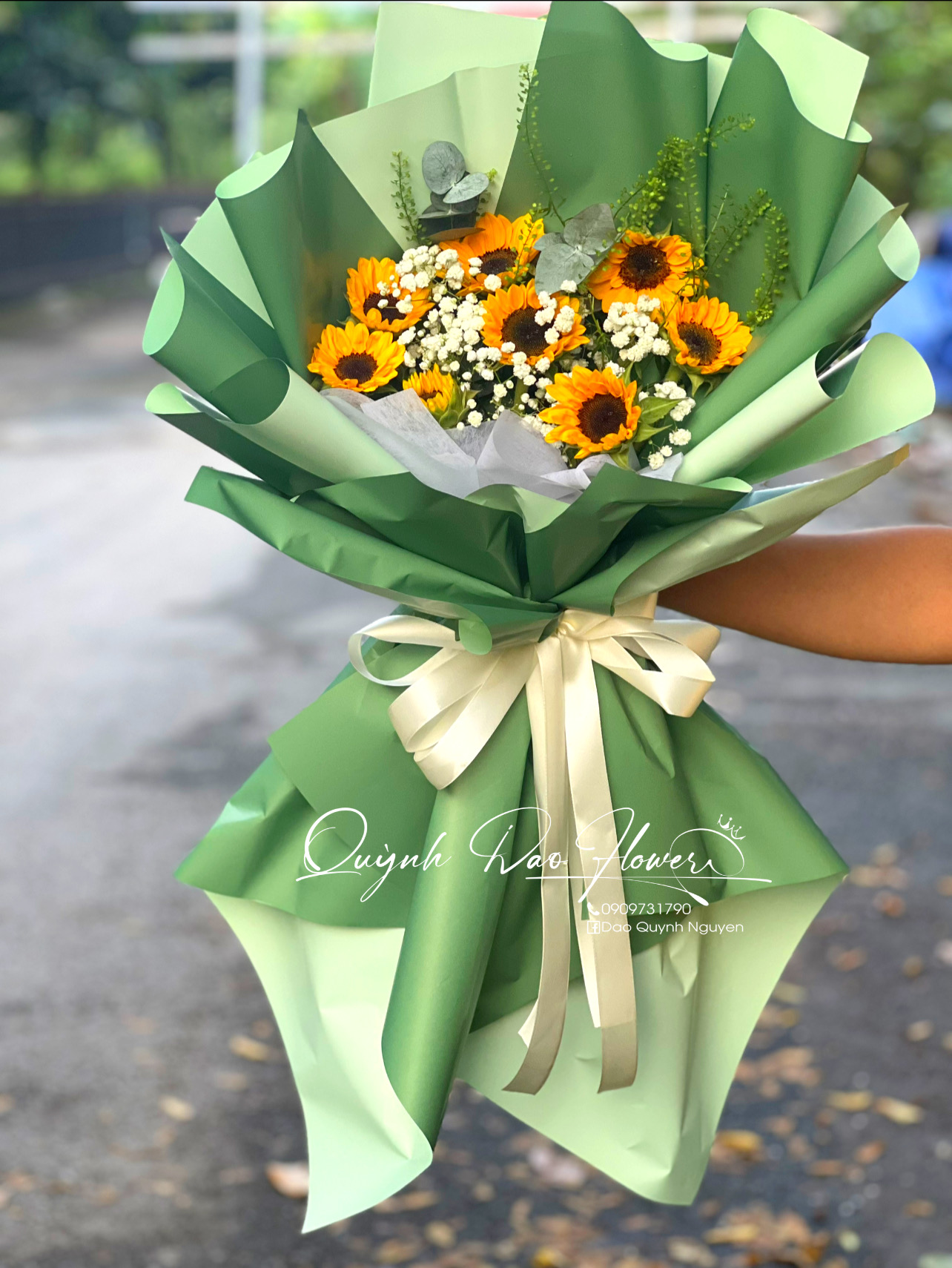 Hoa tặng tốt nghiệp, đại biểu 