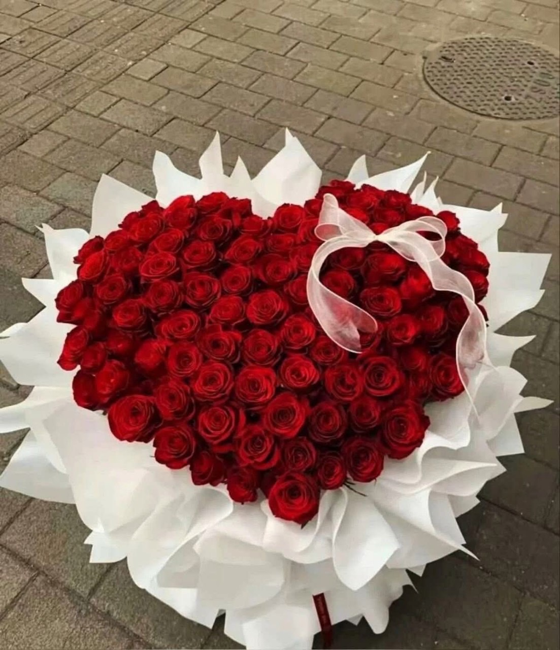 Bó hoa trái tim giấy trắng 