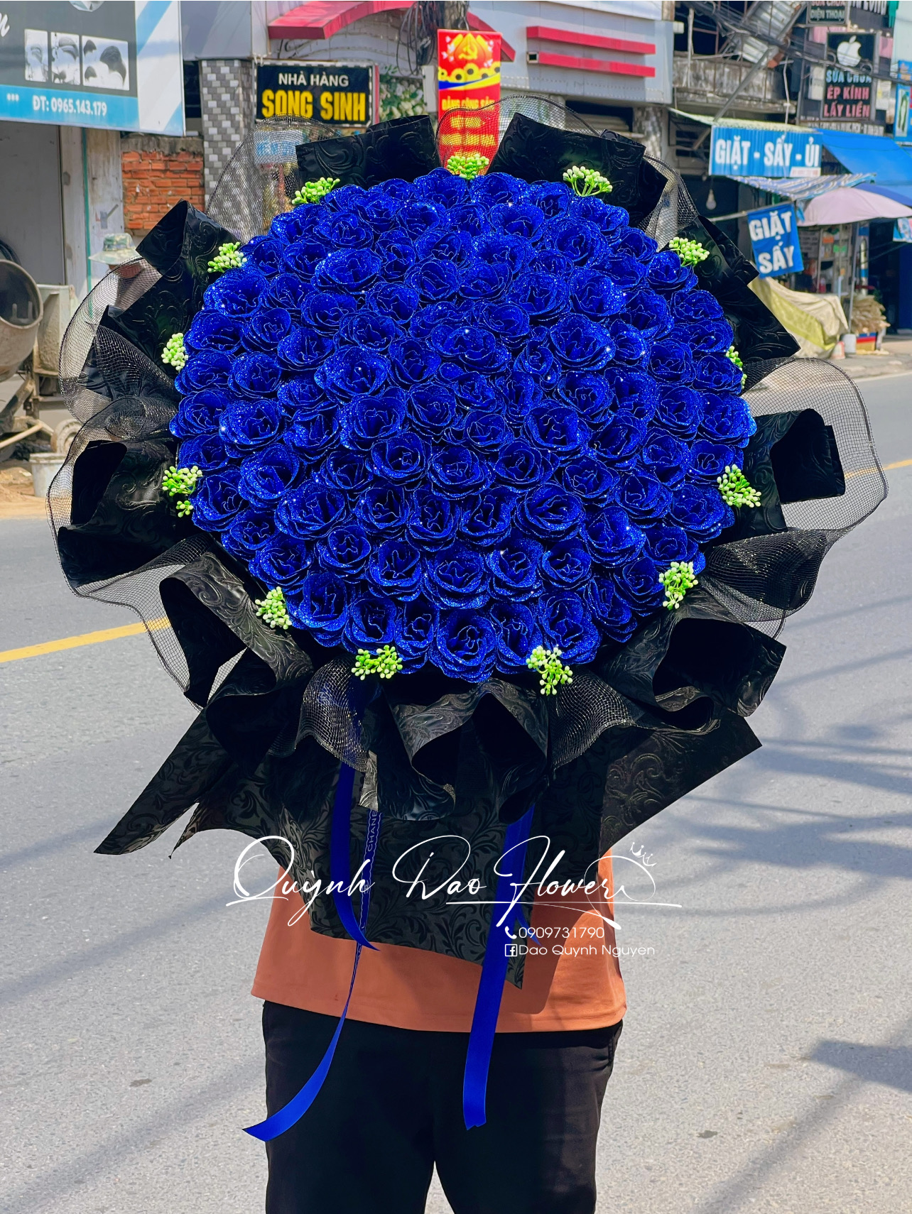 Bó hoa xanh dương 99 bông