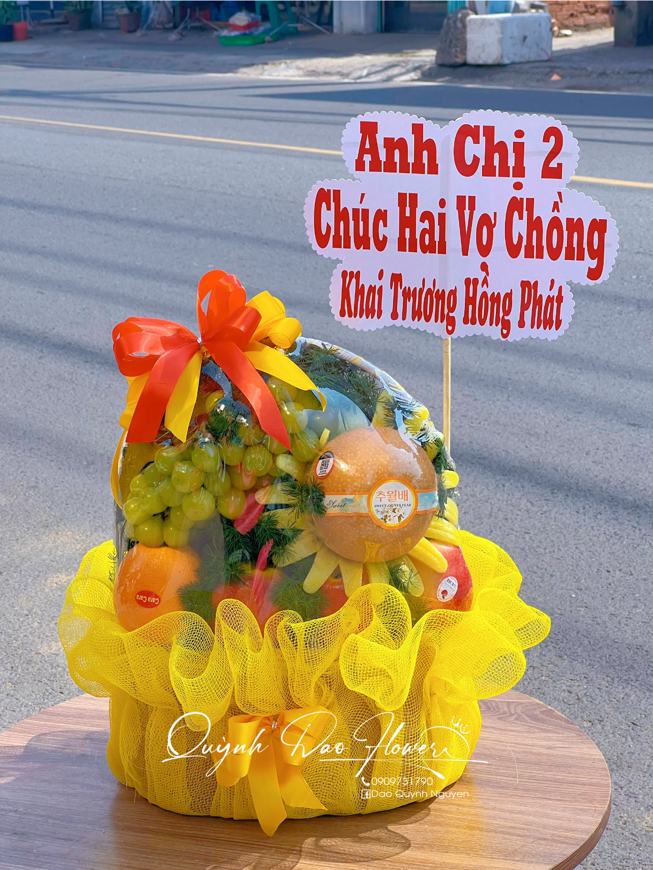 Giỏ trái cây màu vàng  tại thủ Đức 