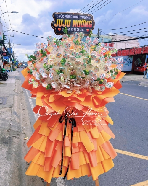Kệ khai trương kẹo cầu vồng 