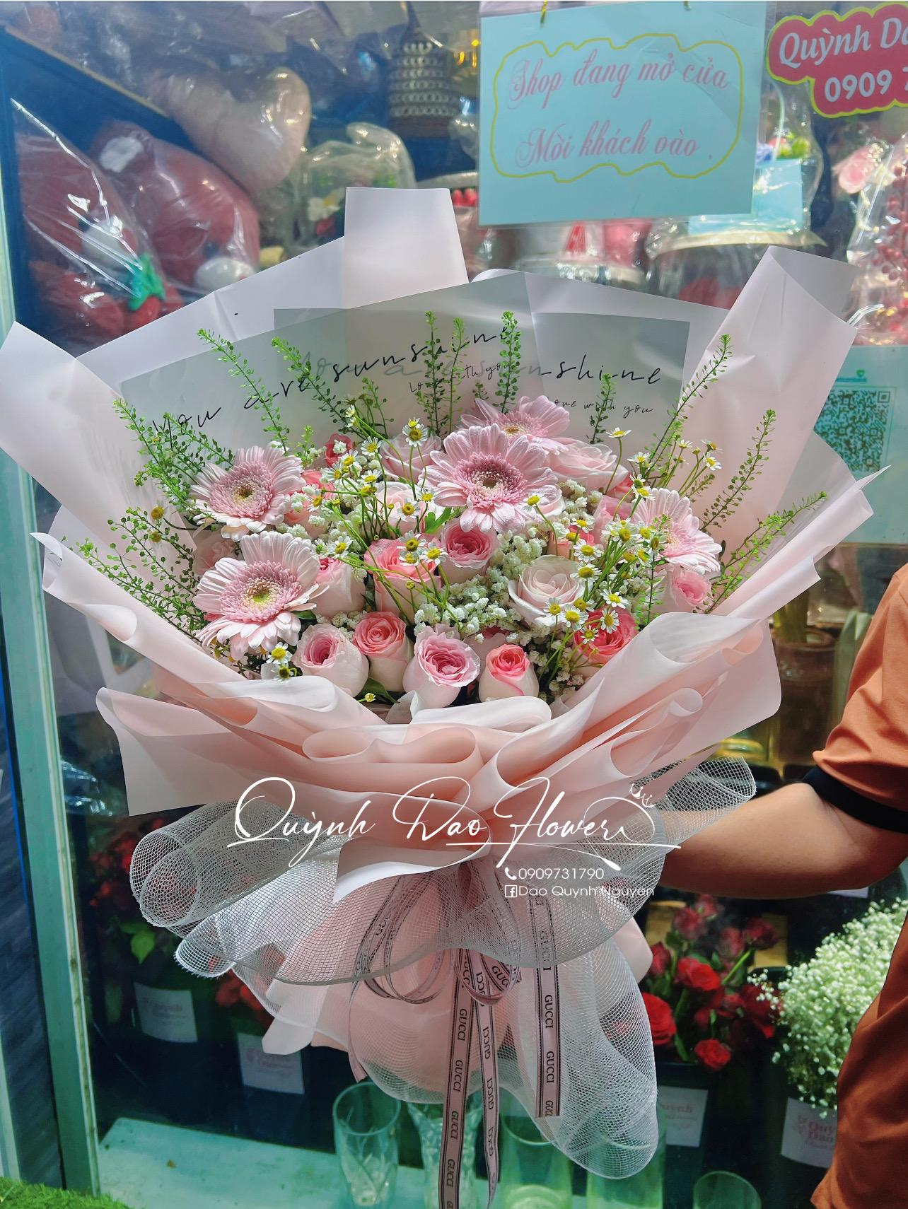 Bó hoa hồng bình hoà thuận an