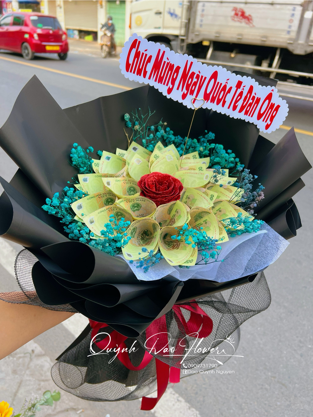 Bó hoa tiền tặng quốc tế đàn ông 