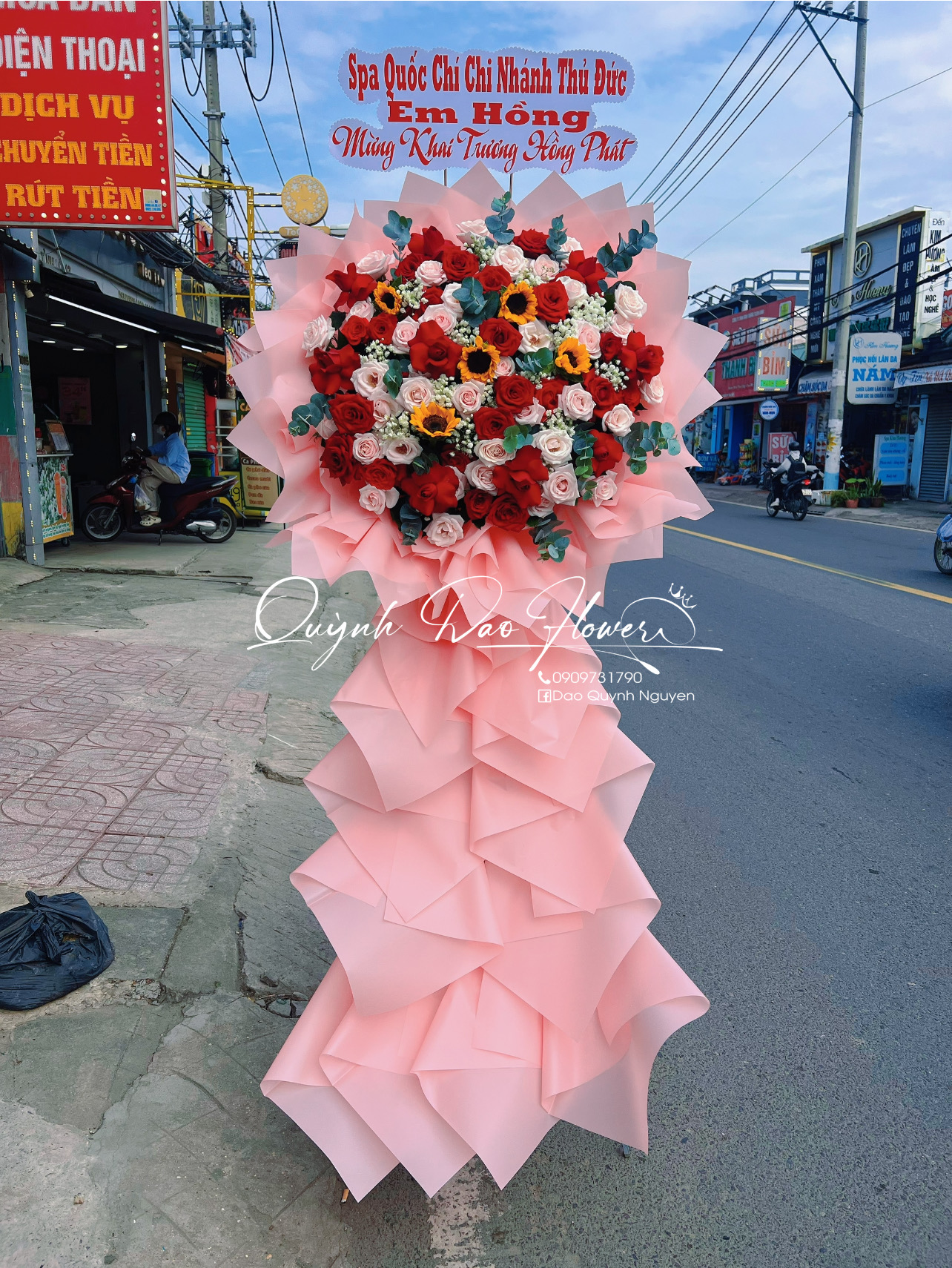 Kệ hoa chúc mừng bình quới