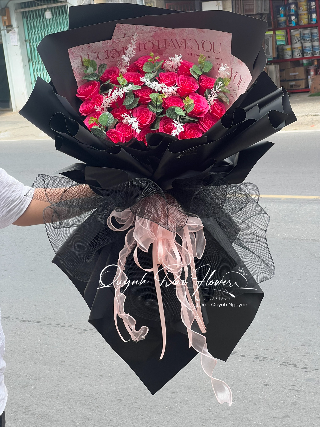 Bó hoa hồng sáp cao cấp Black Pink