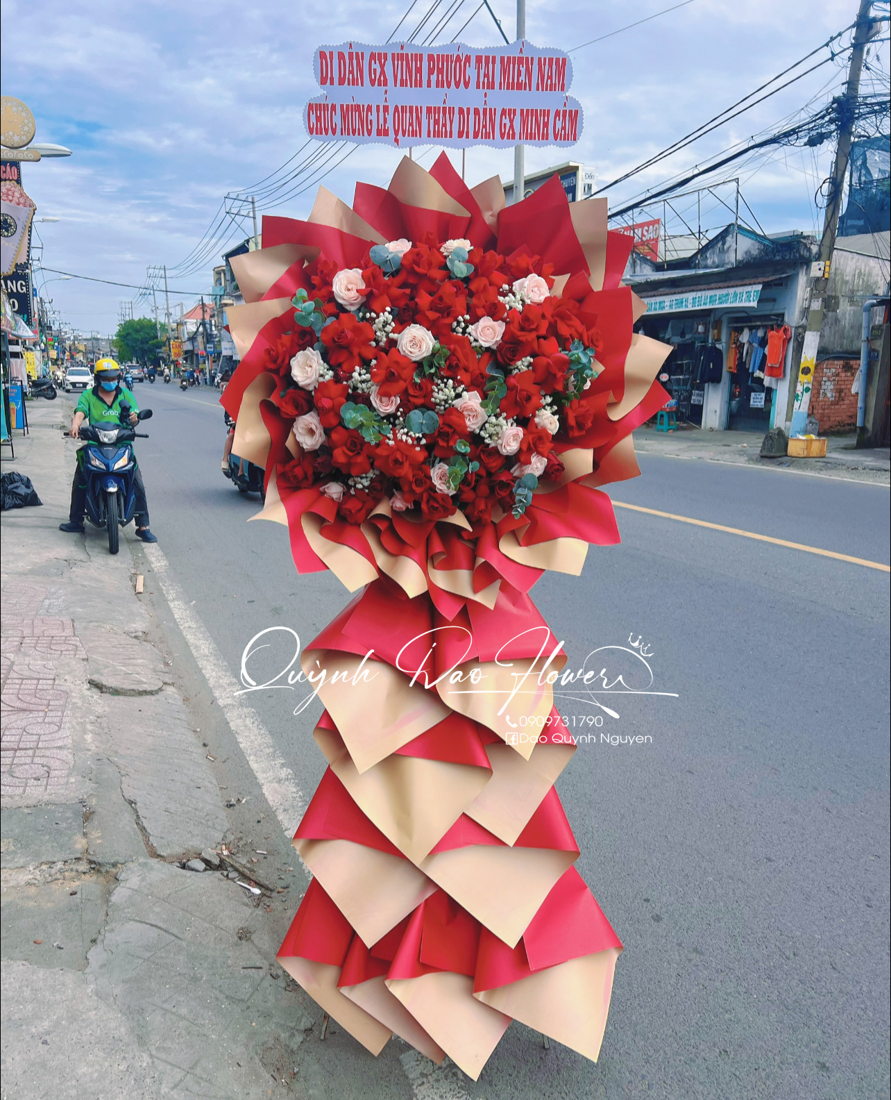 Kệ hoa đỏ rẻ Thuận an 