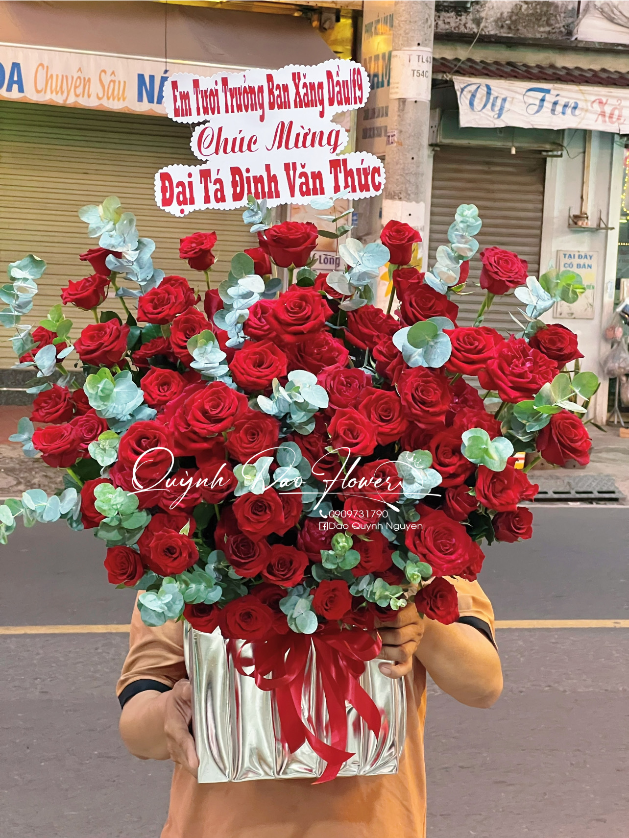 Giỏ hoa đỏ quận 12, quận 2