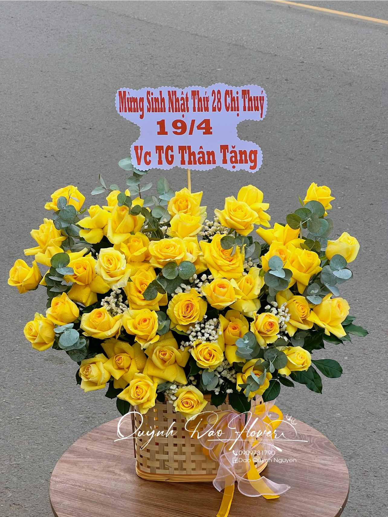 Giỏ hoa Hồng vàng tặng sinh nhật 