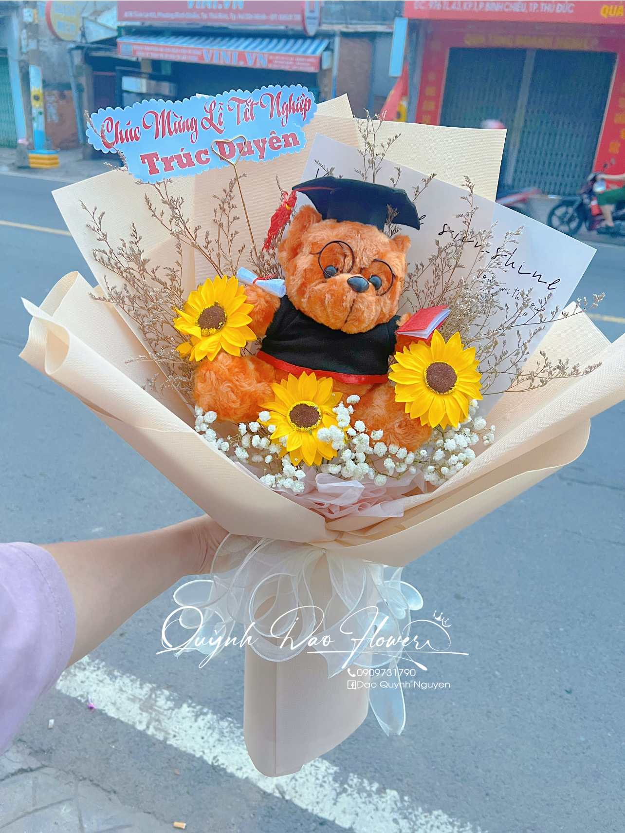Hoa tốt nghiệp thủ Đức 