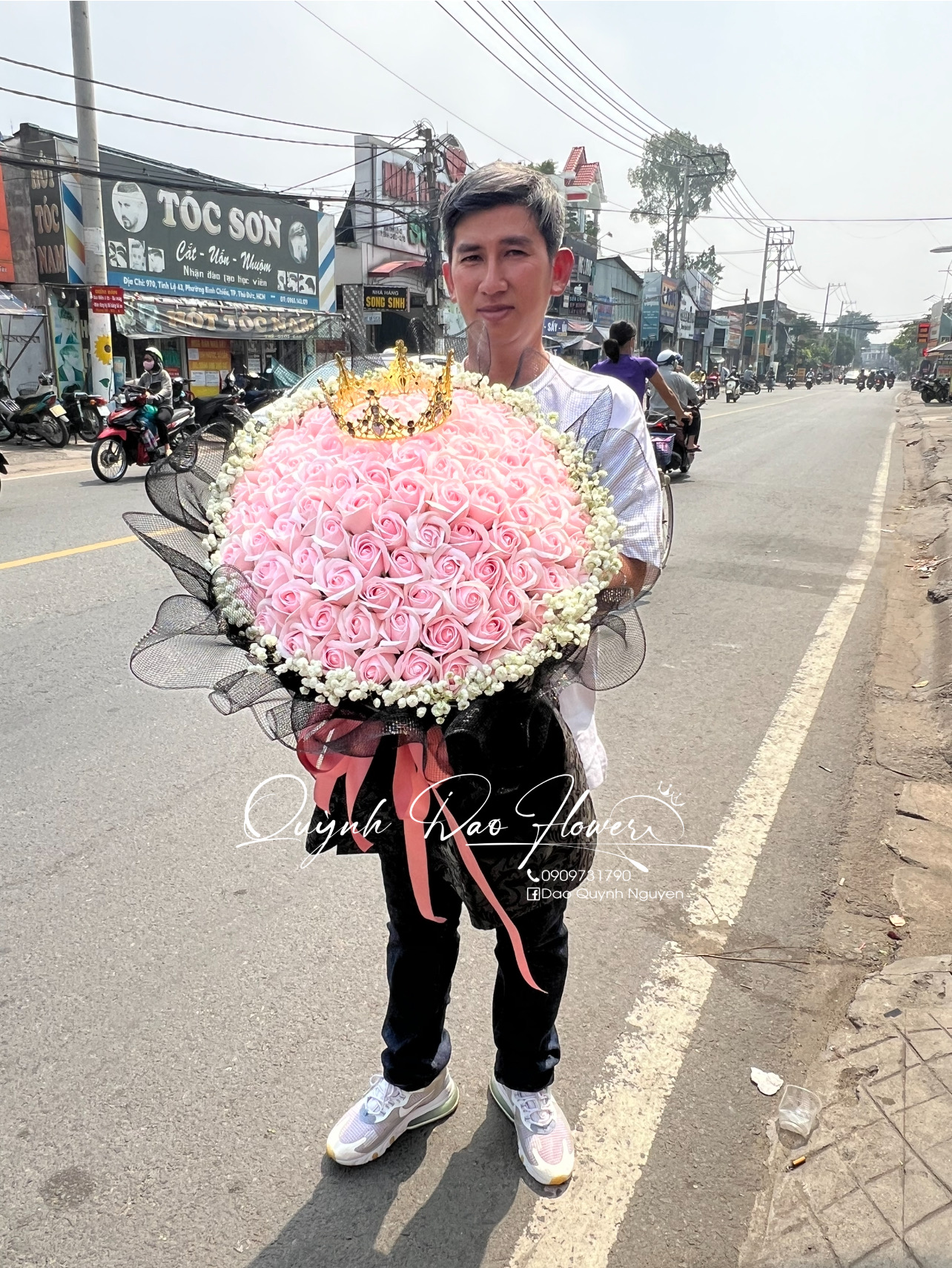 Bó hoa sáp 99 bông Hồng mix baby