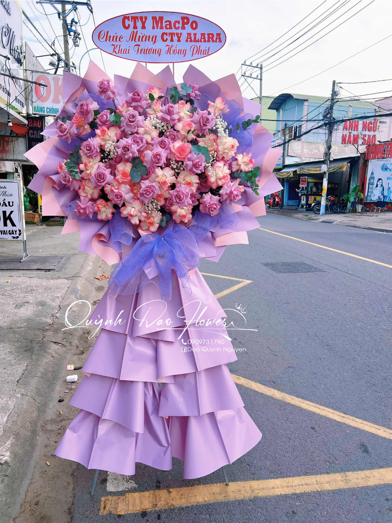 Hoa khai trương màu tím