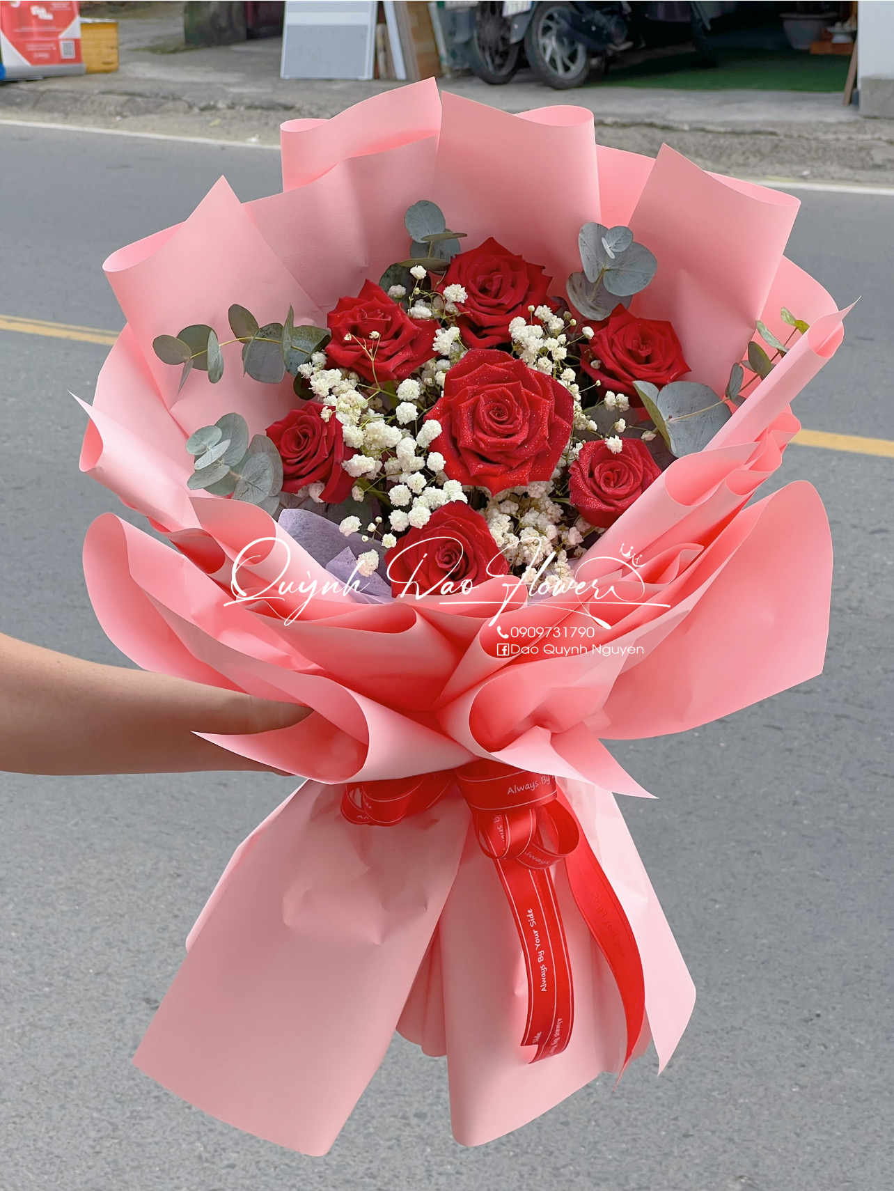 Bó hoa hồng đỏ bình chiểu